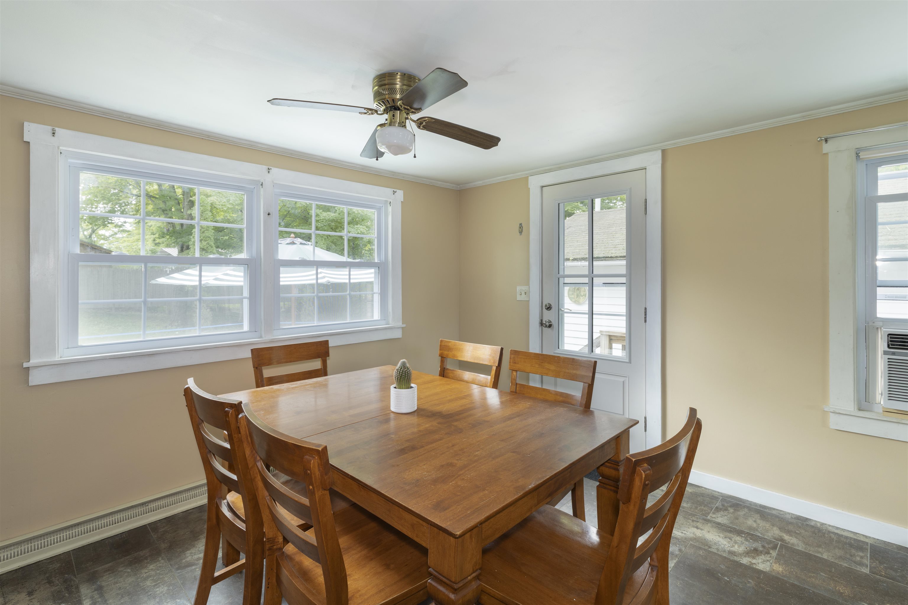 8 Cilley Ln, Bradford, NH 03221