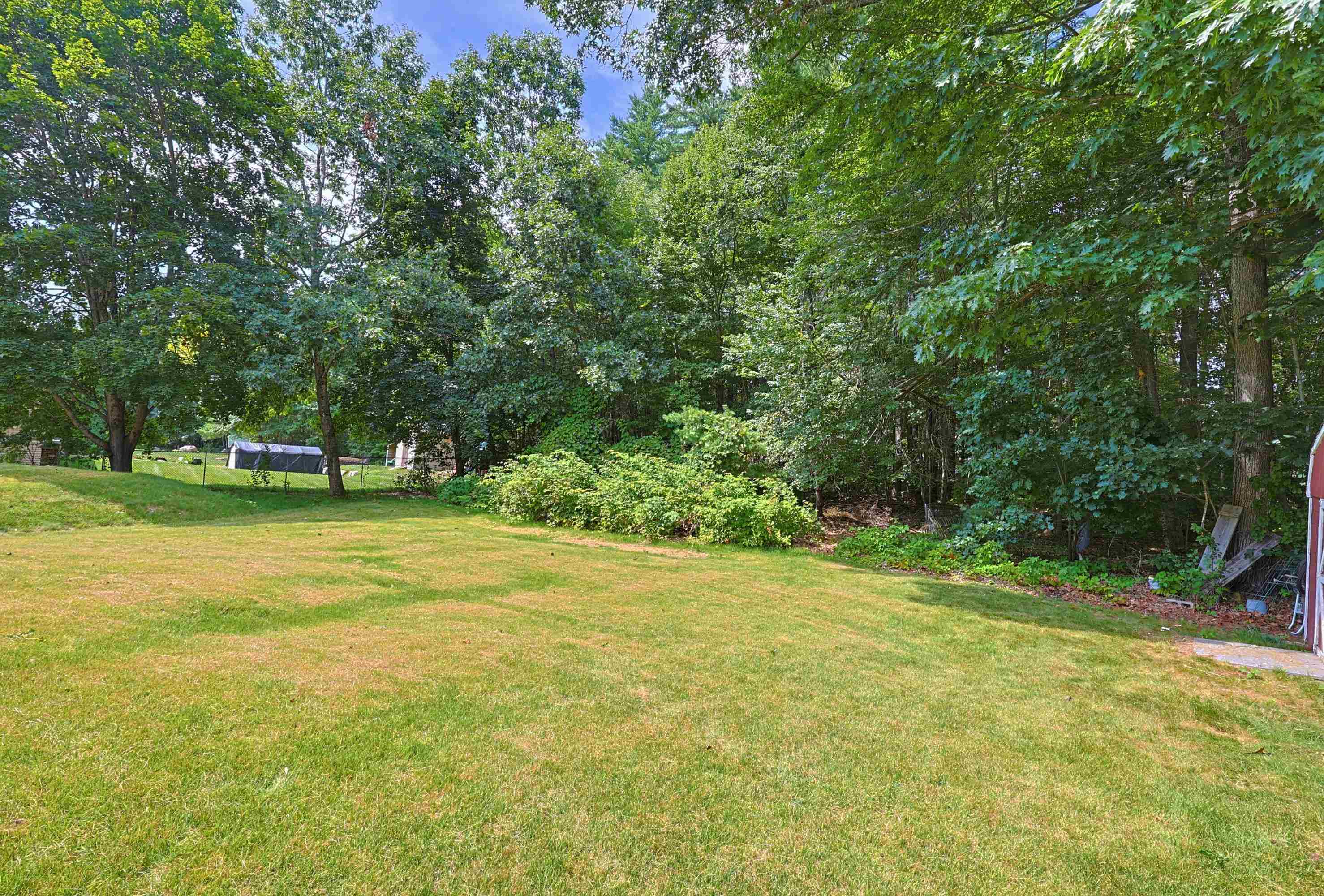38 Waterville Dr, Merrimack, NH 03054