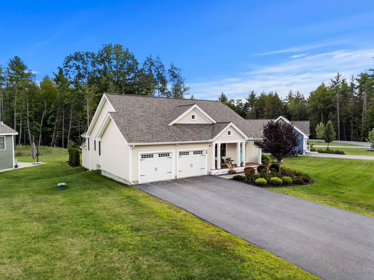 59 Three Ponds Dr, Brentwood, NH 03833