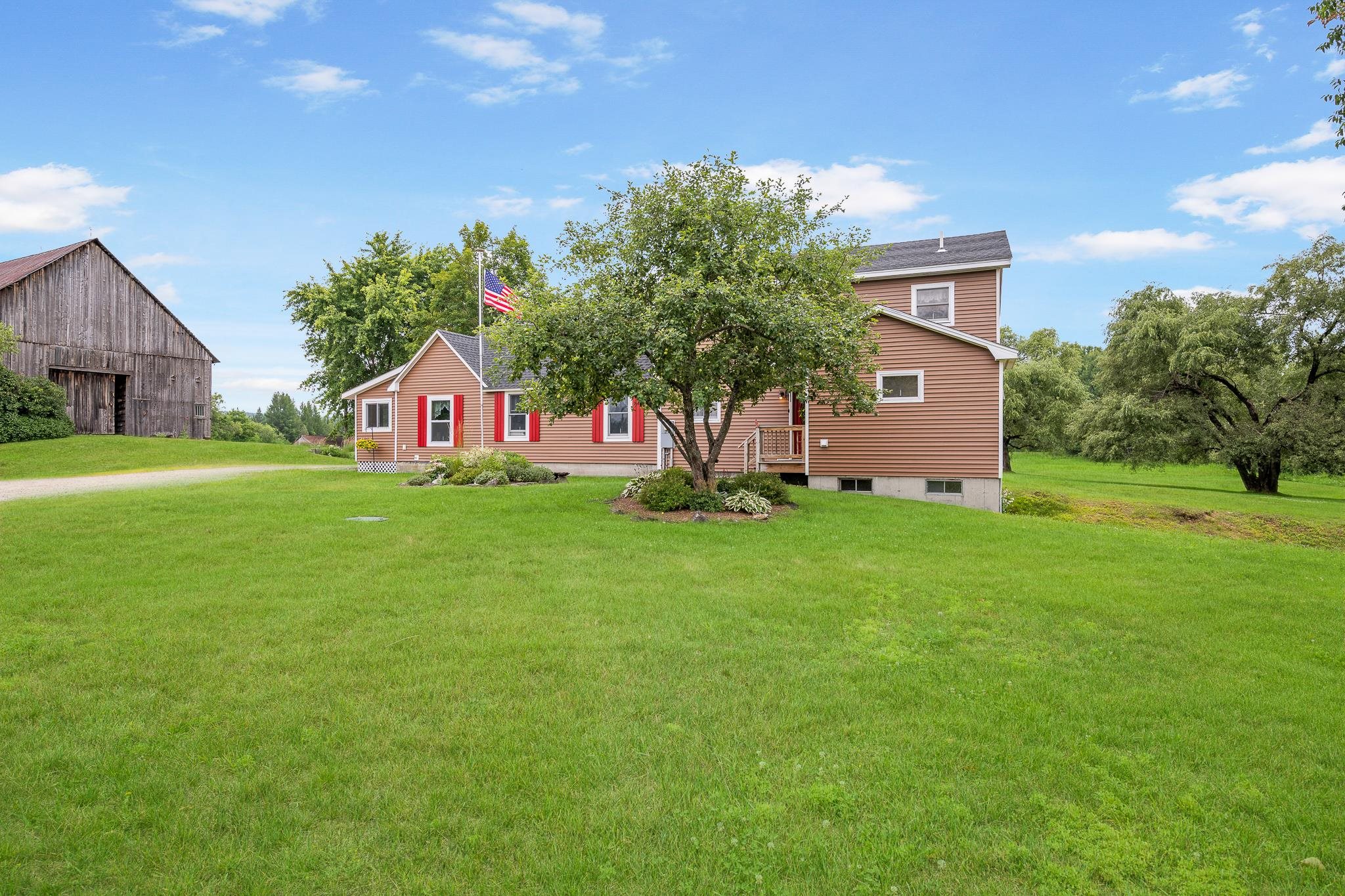 3rd image of 512 Elm St, Lancaster, NH 03584 | MLS# 5106060