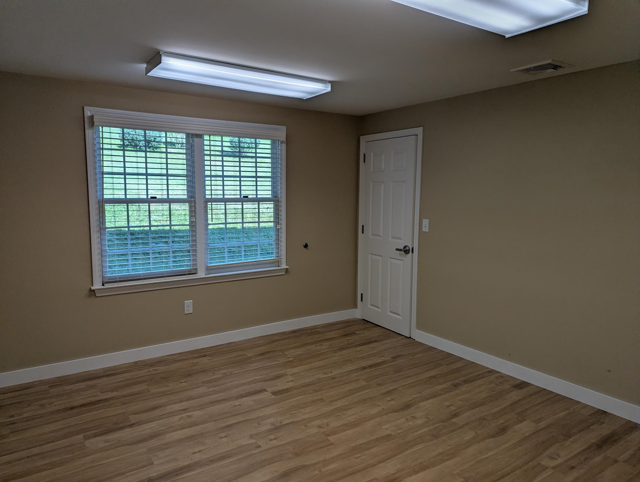21 Goodnow St, Jaffrey, NH 03452