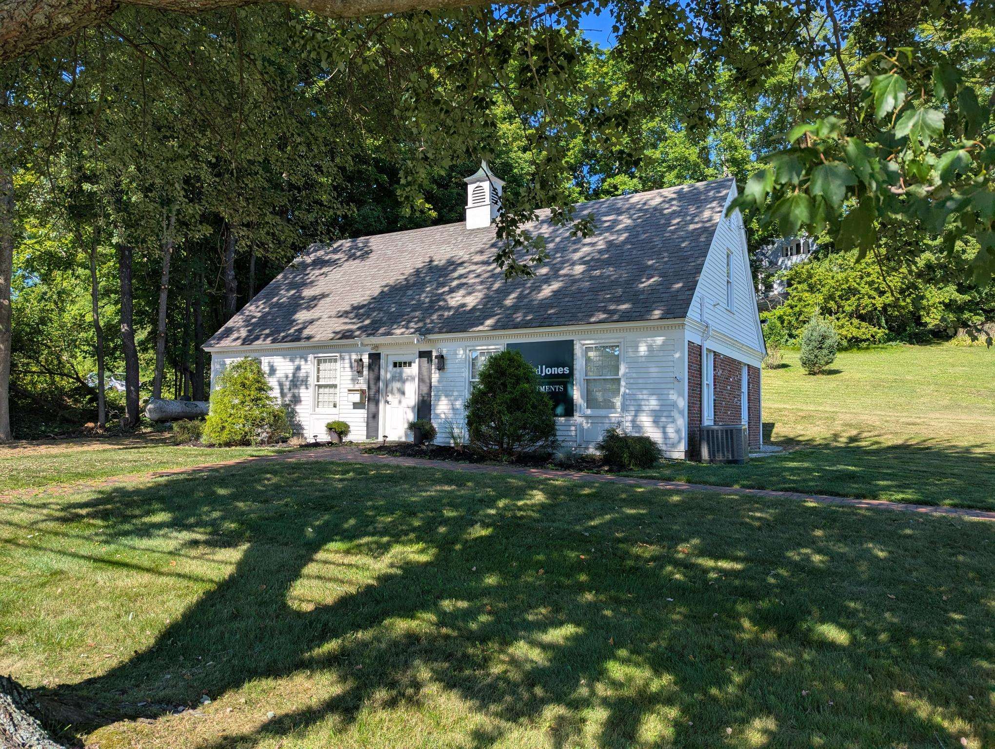 21 Goodnow St, Jaffrey, NH 03452