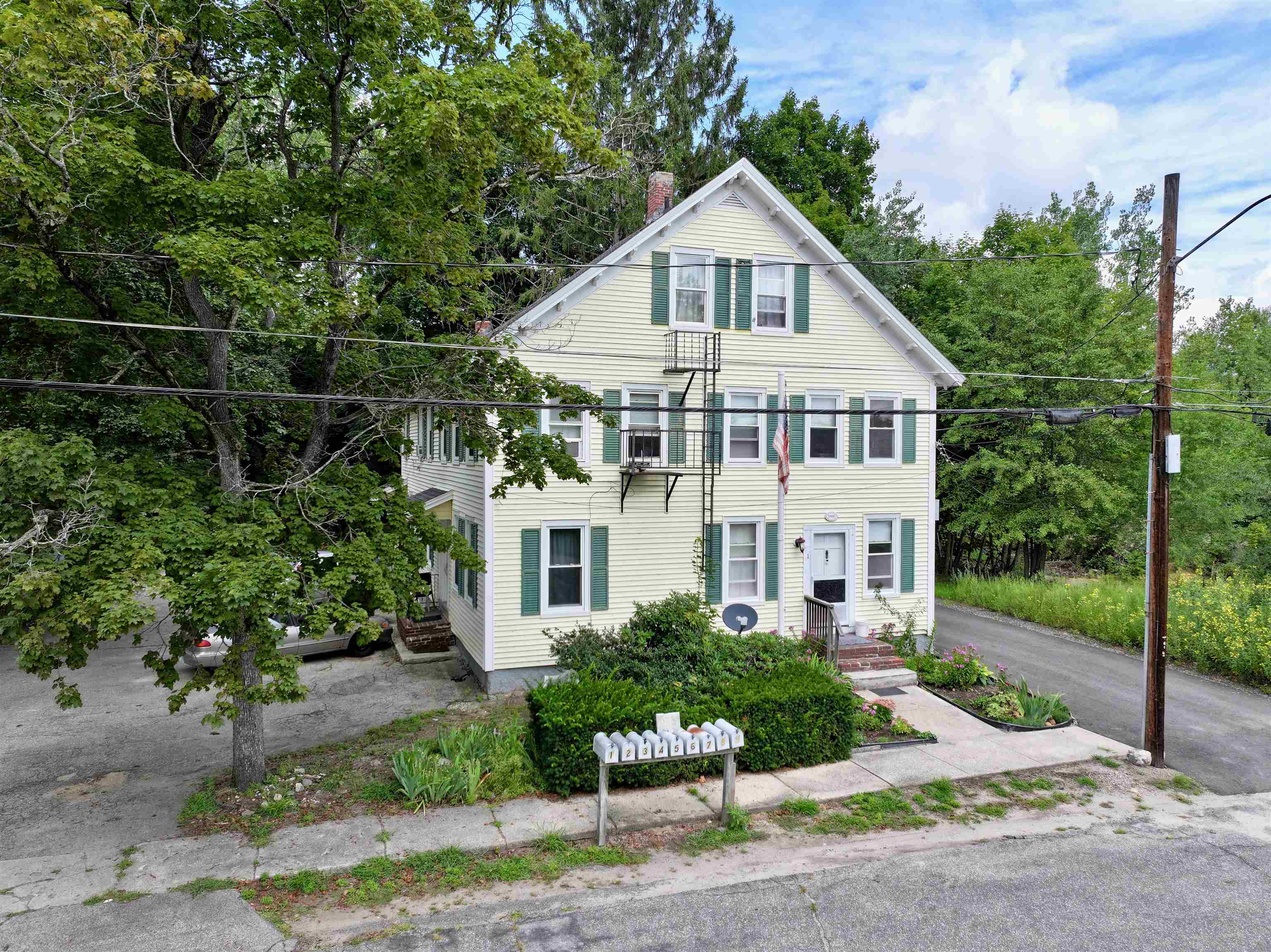 22 Railroad Ave, Merrimack, NH 03054