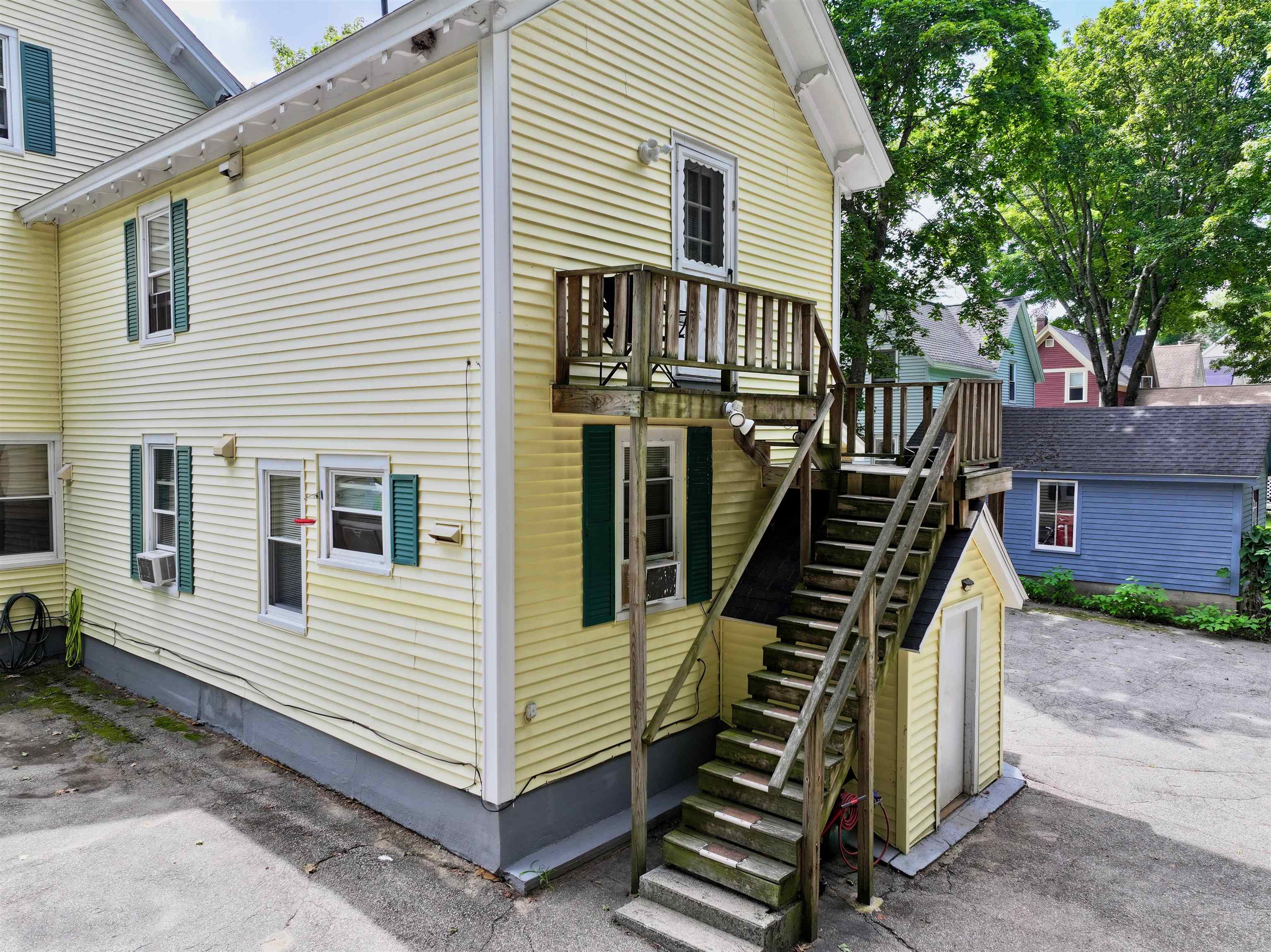 22 Railroad Ave, Merrimack, NH 03054