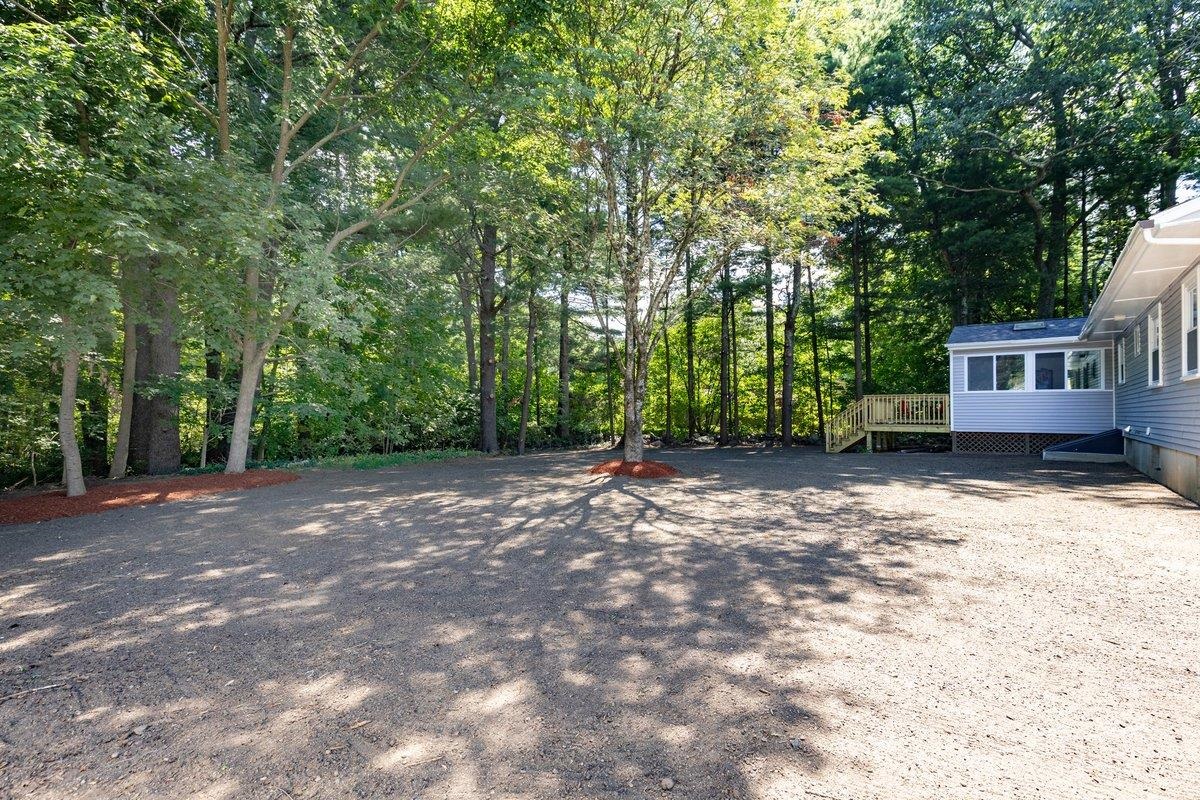37 Iris Ave, Salem, NH 03079