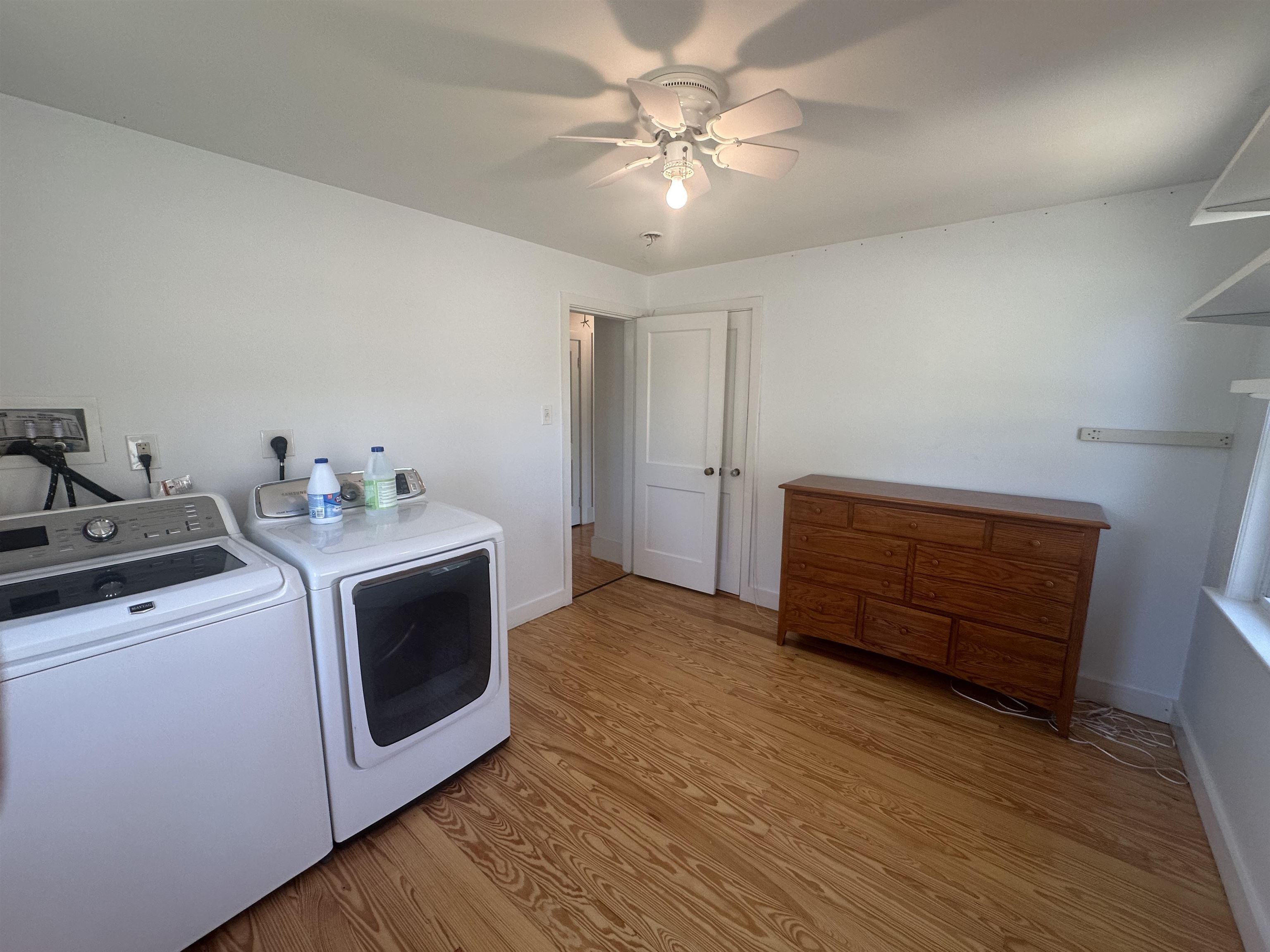 411 Cutts Ave, Portsmouth, NH 03801