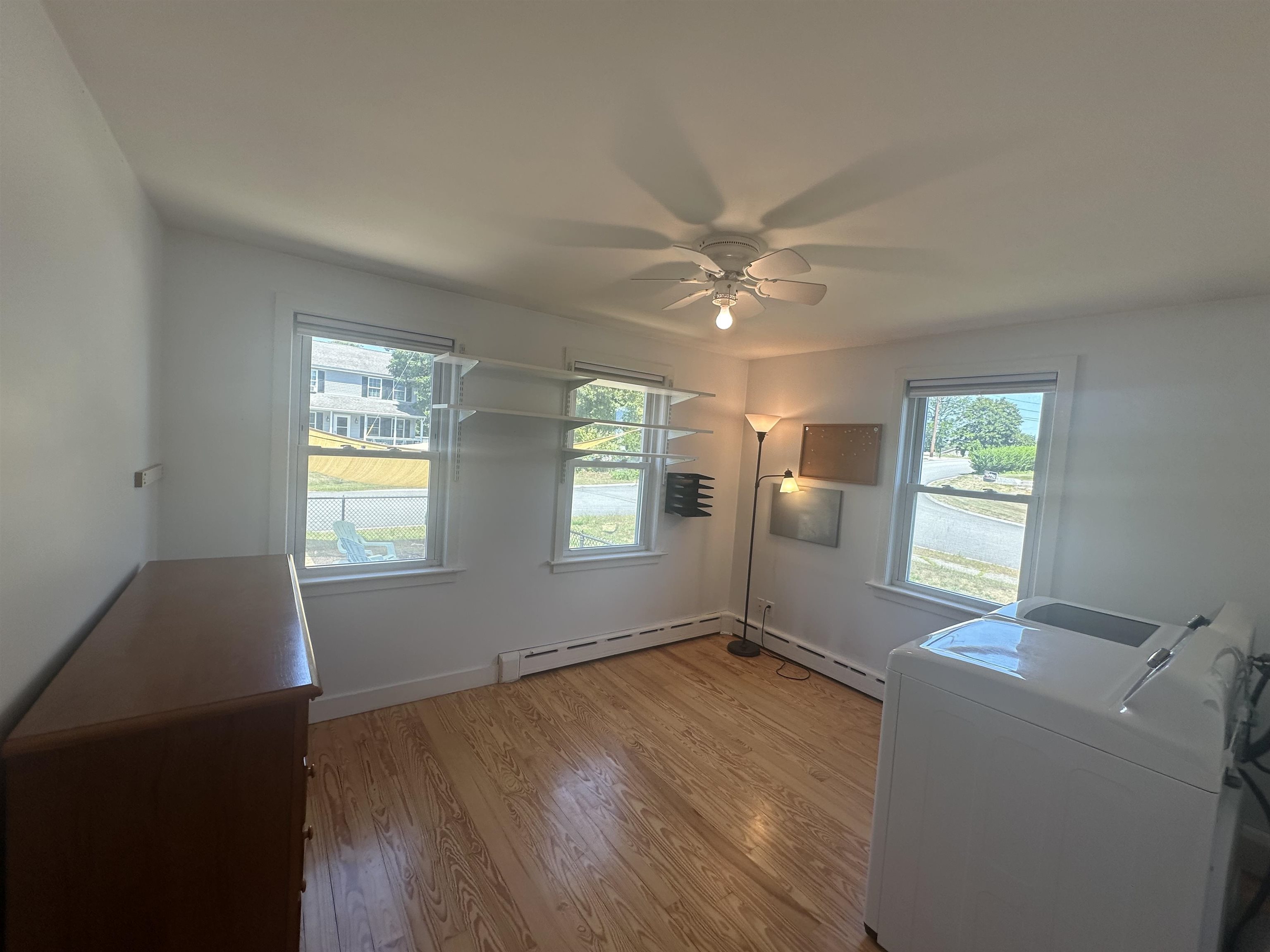 411 Cutts Ave, Portsmouth, NH 03801