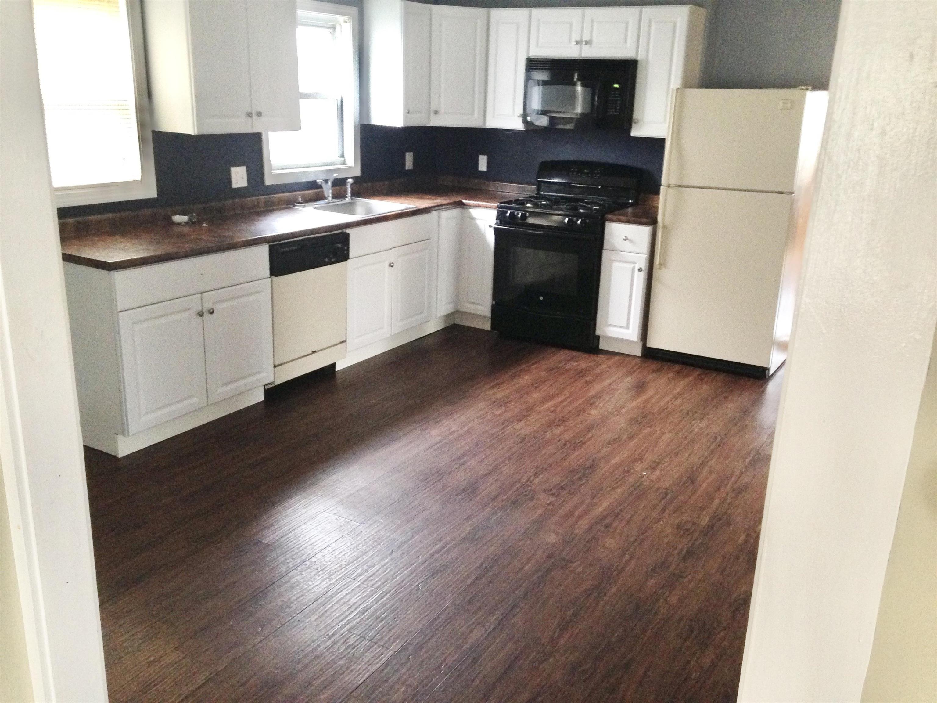 14 Sterling Ave, Manchester, NH 03103
