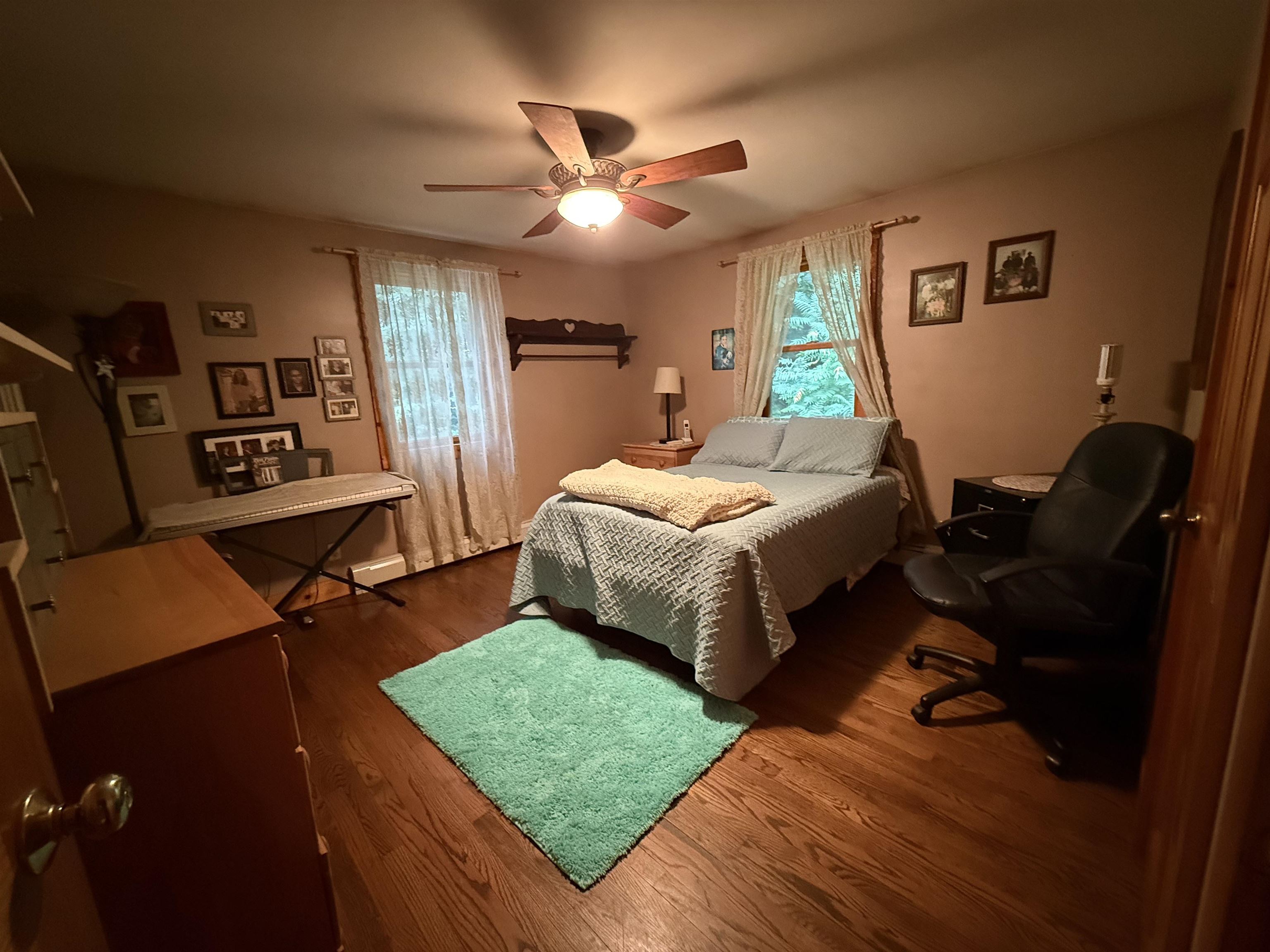 2nd floor bedroom