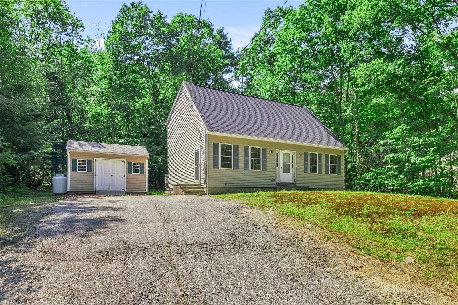 104 Squantum Rd, Jaffrey, NH 03452