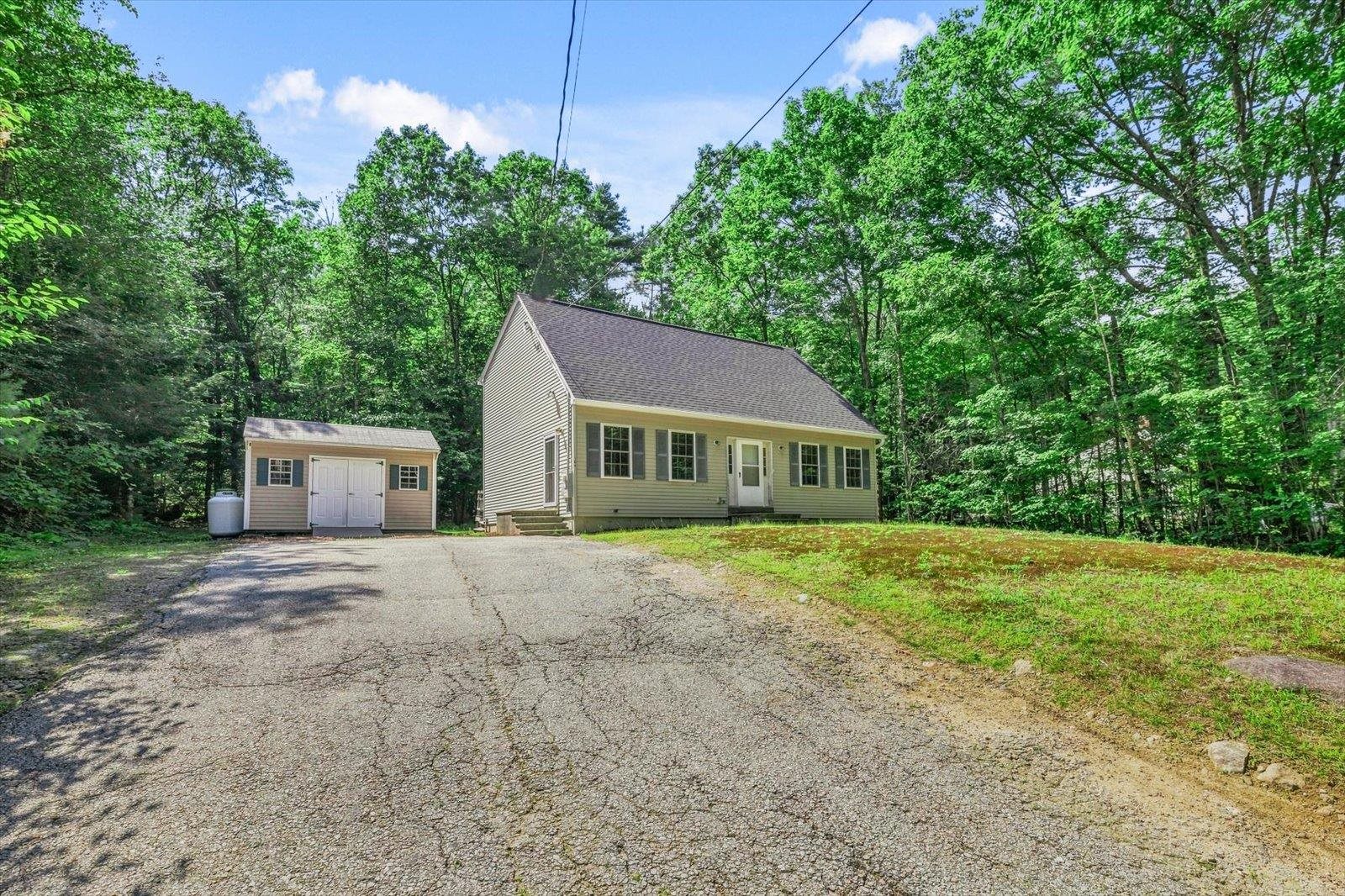 104 Squantum Rd, Jaffrey, NH 03452