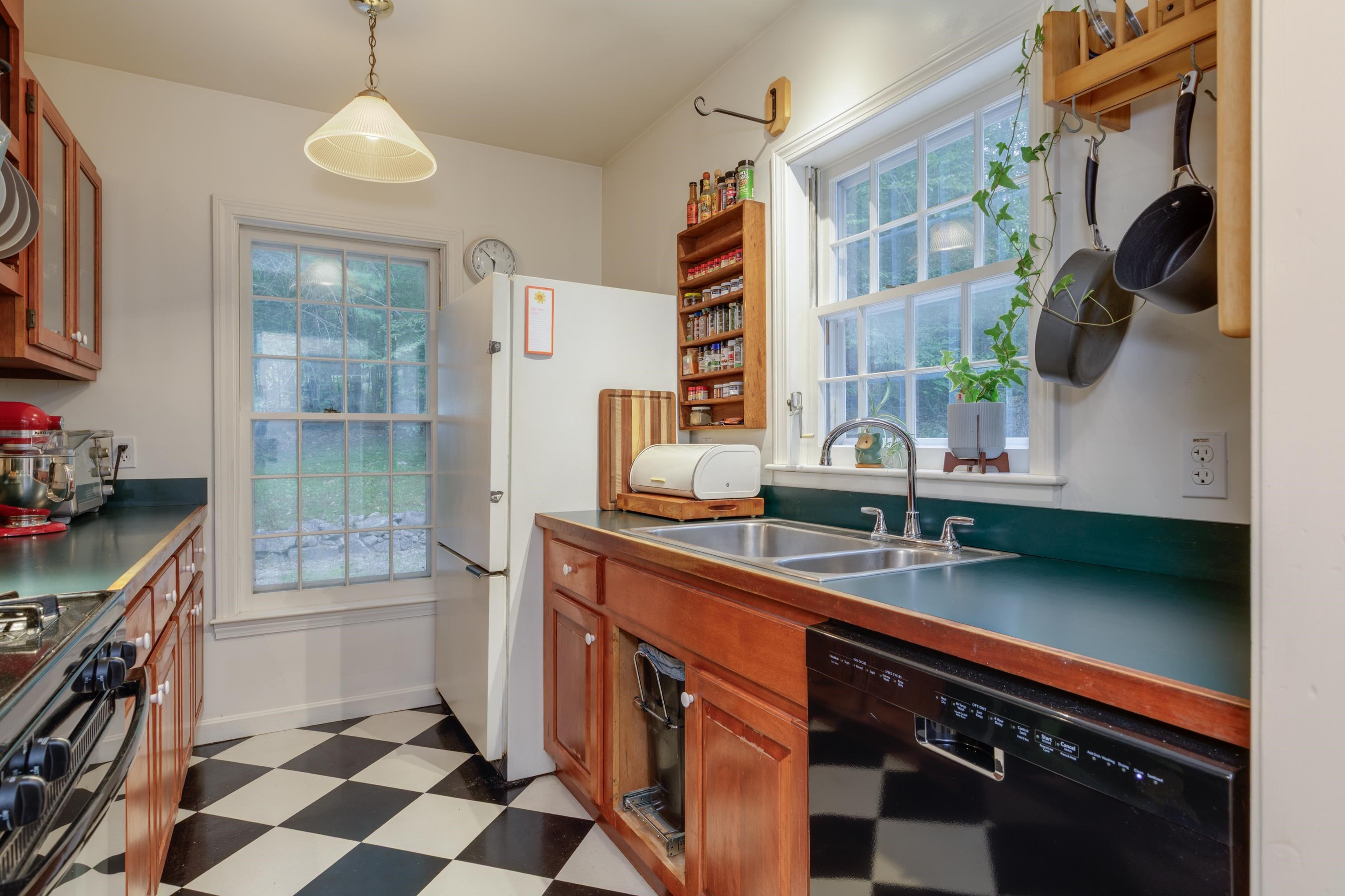 616 Tyler Rd, Webster, NH 03303