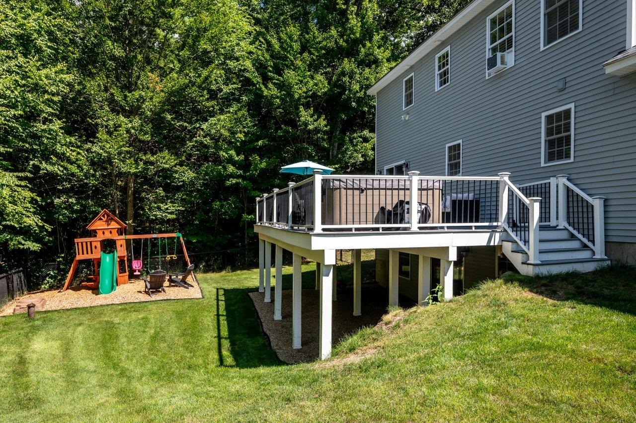 195 Ridgetop Ln, Henniker, NH 03242