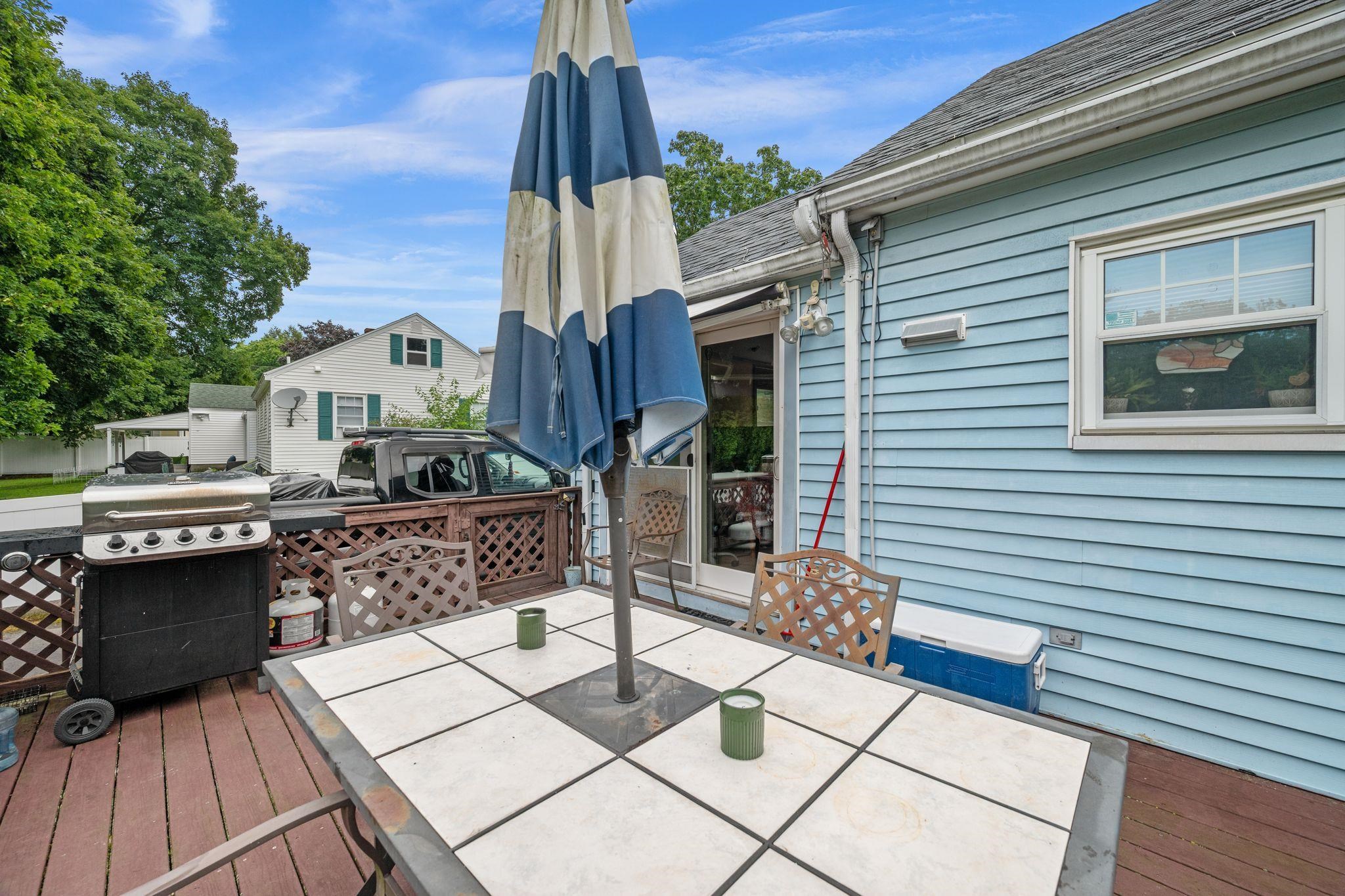 6 Marsh Ave, Salem, NH 03079