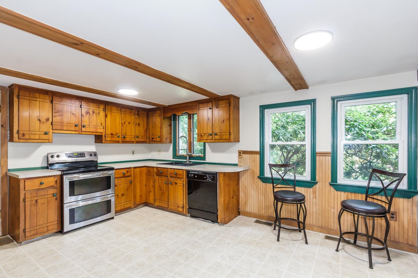 78 Shore Dr, Salem, NH 03079
