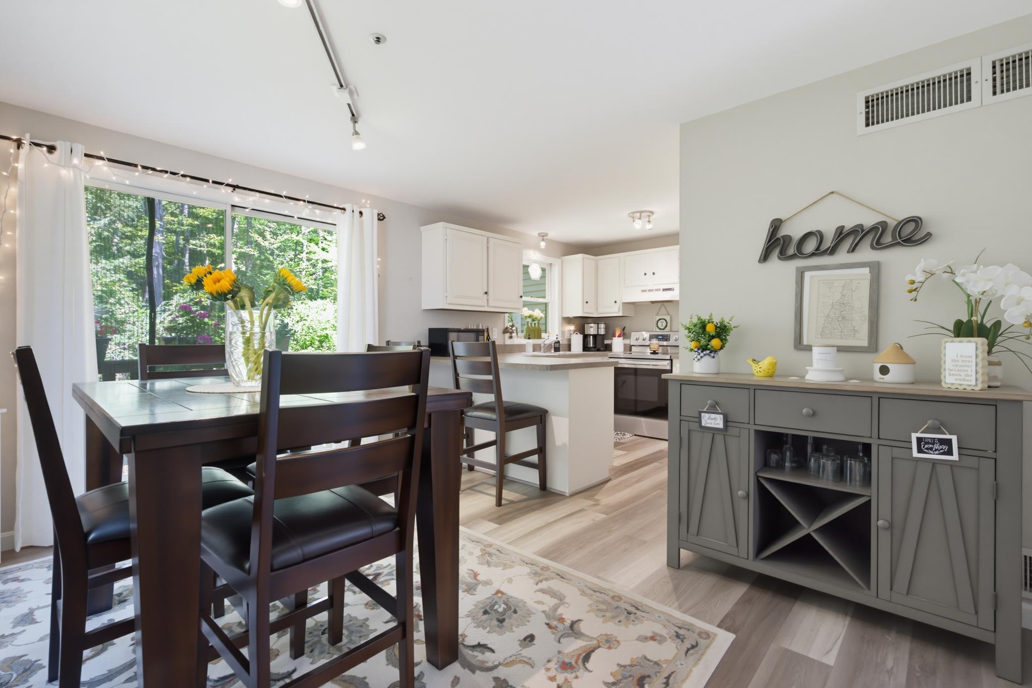 7 Fords Landing Dr, Dover, NH 03820