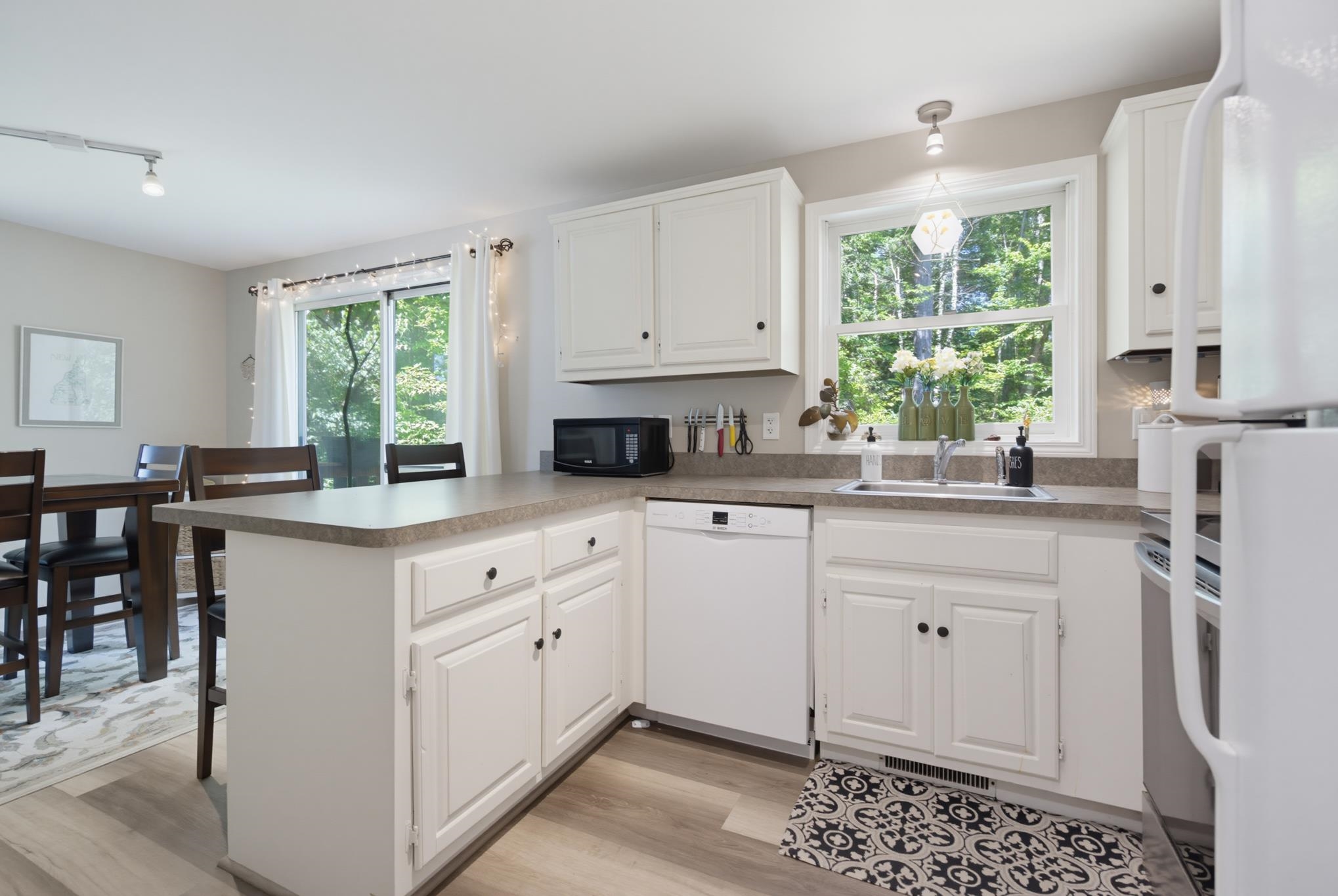 7 Fords Landing Dr, Dover, NH 03820