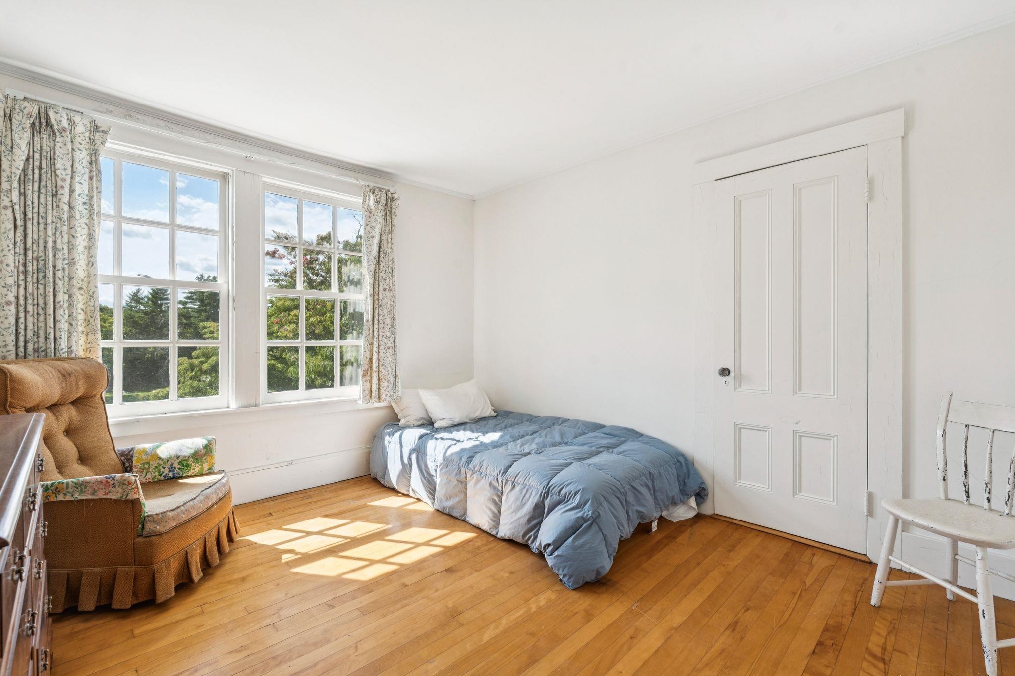 Small second floor bedroom