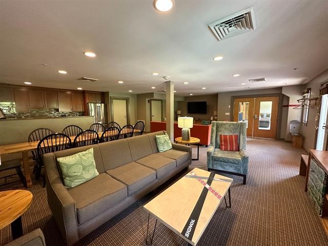Owners Lounge
