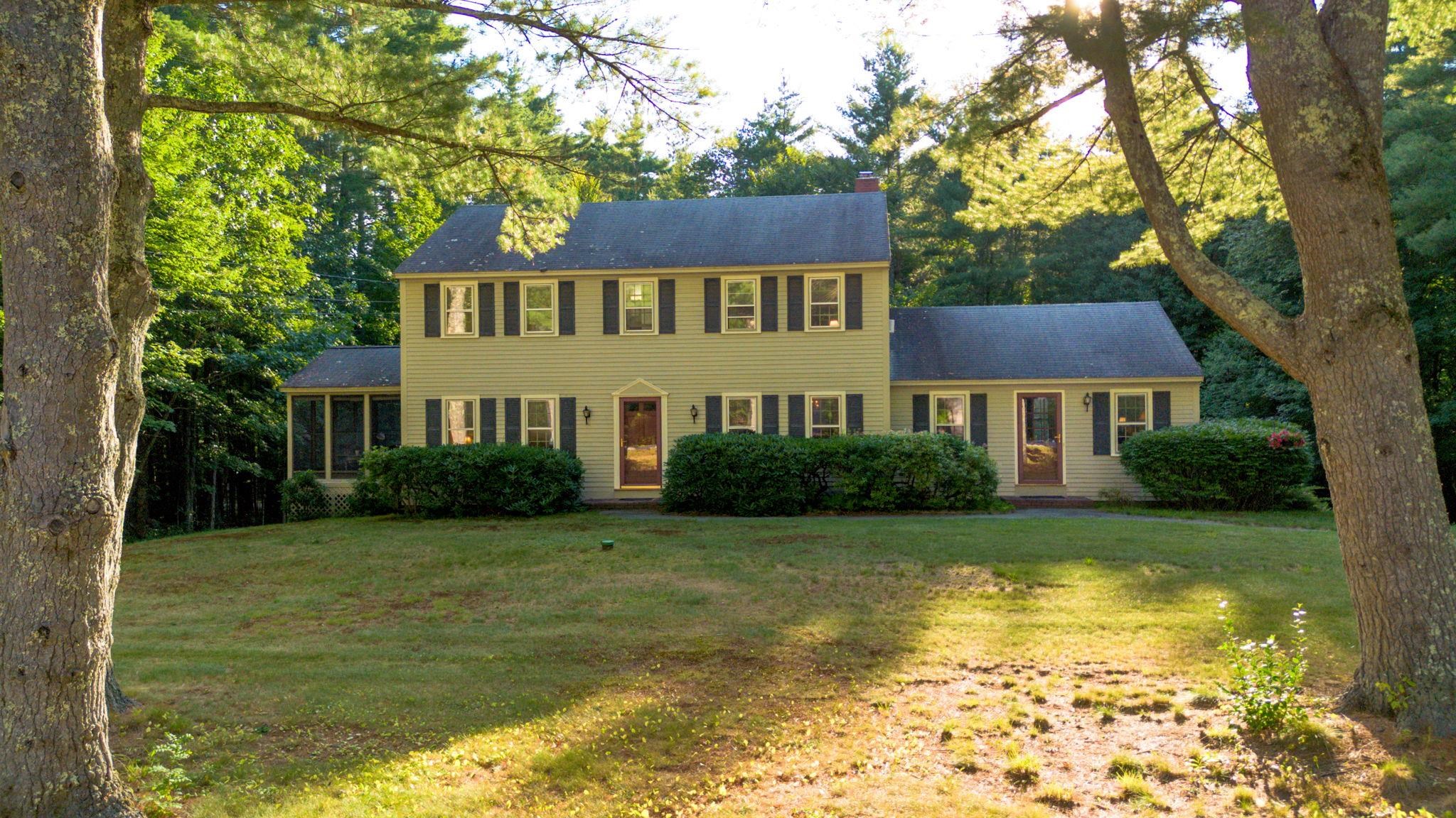 5 Southfield Rd, Amherst, NH 03031