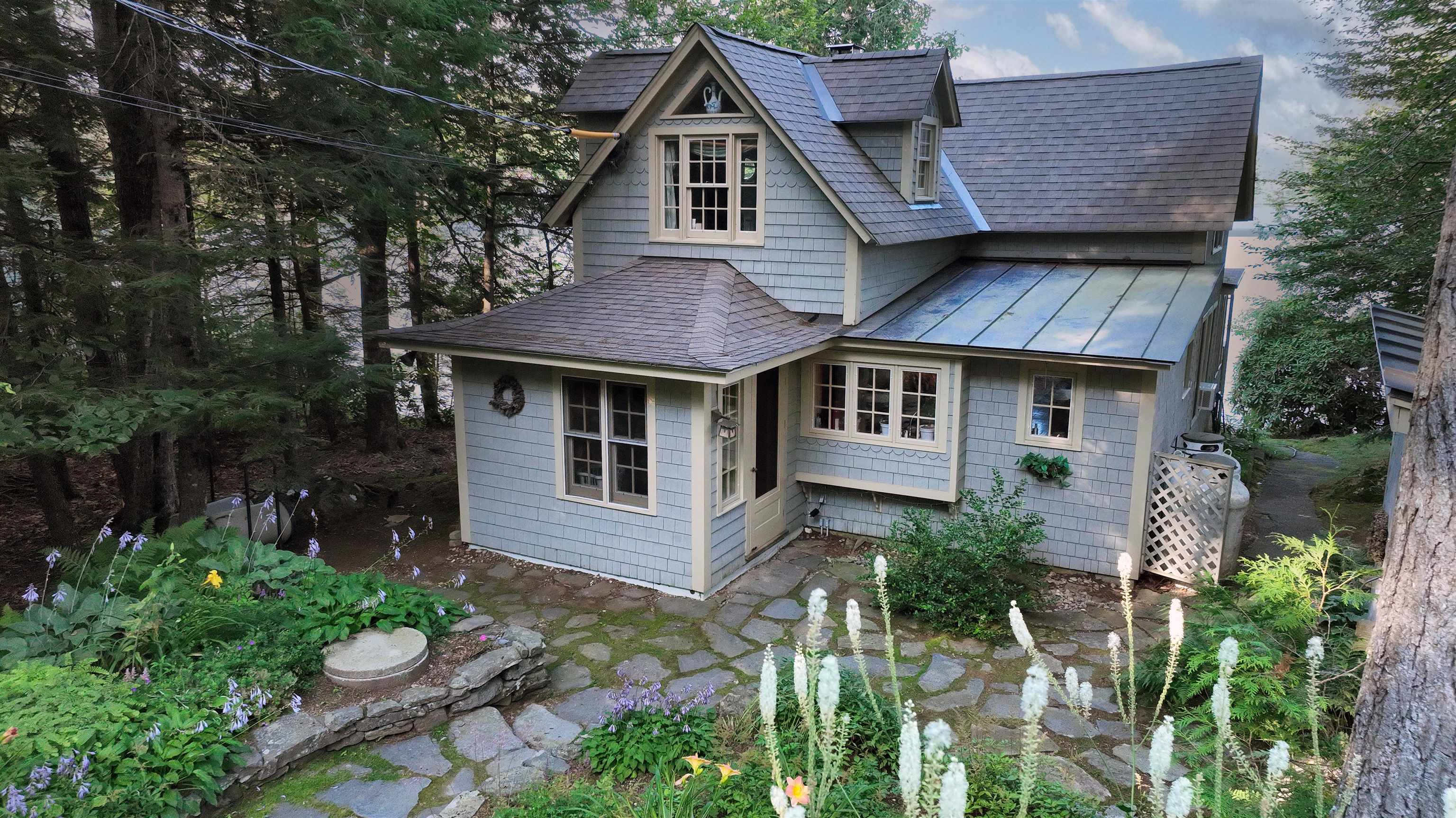 55 Skatutakee Rd, Harrisville, NH 03450