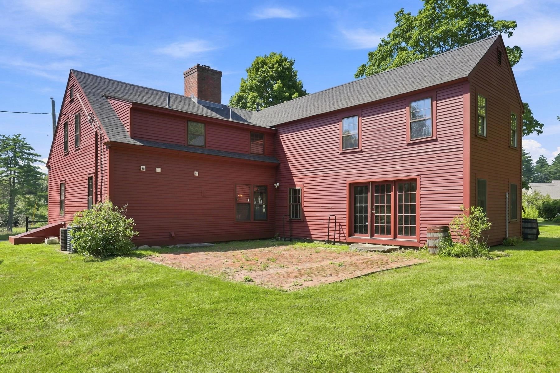 Photo 2 of Single family home for sale at 1 1a Smith St, Amherst, NH 03031 | MLS# 5106145 | Listing updated on 2026-09-29