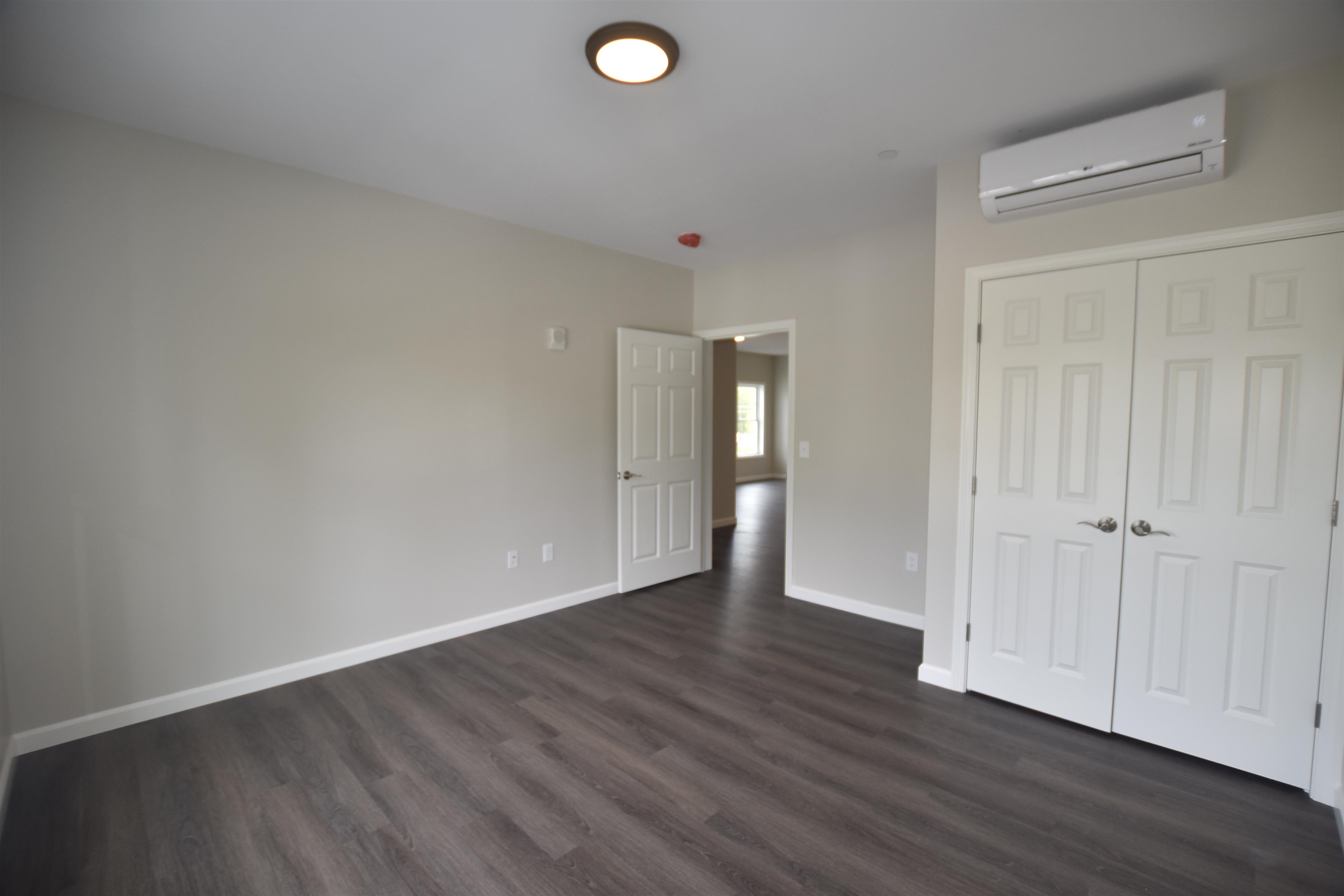 217 Rockingham Rd #203, Londonderry, NH 03053