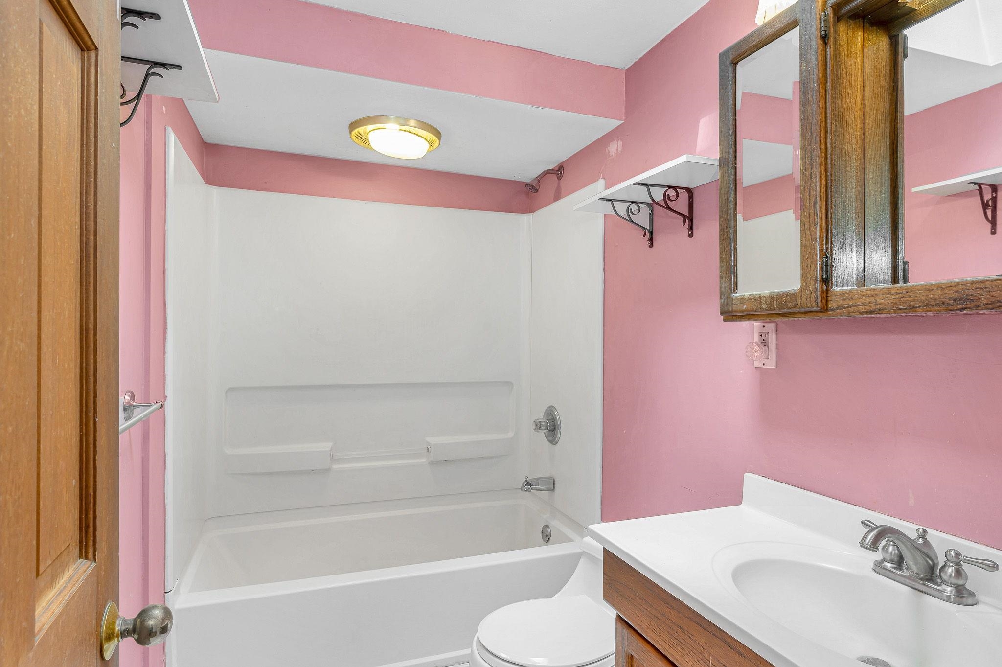 5 Mercury Ln, Pelham, NH 03076