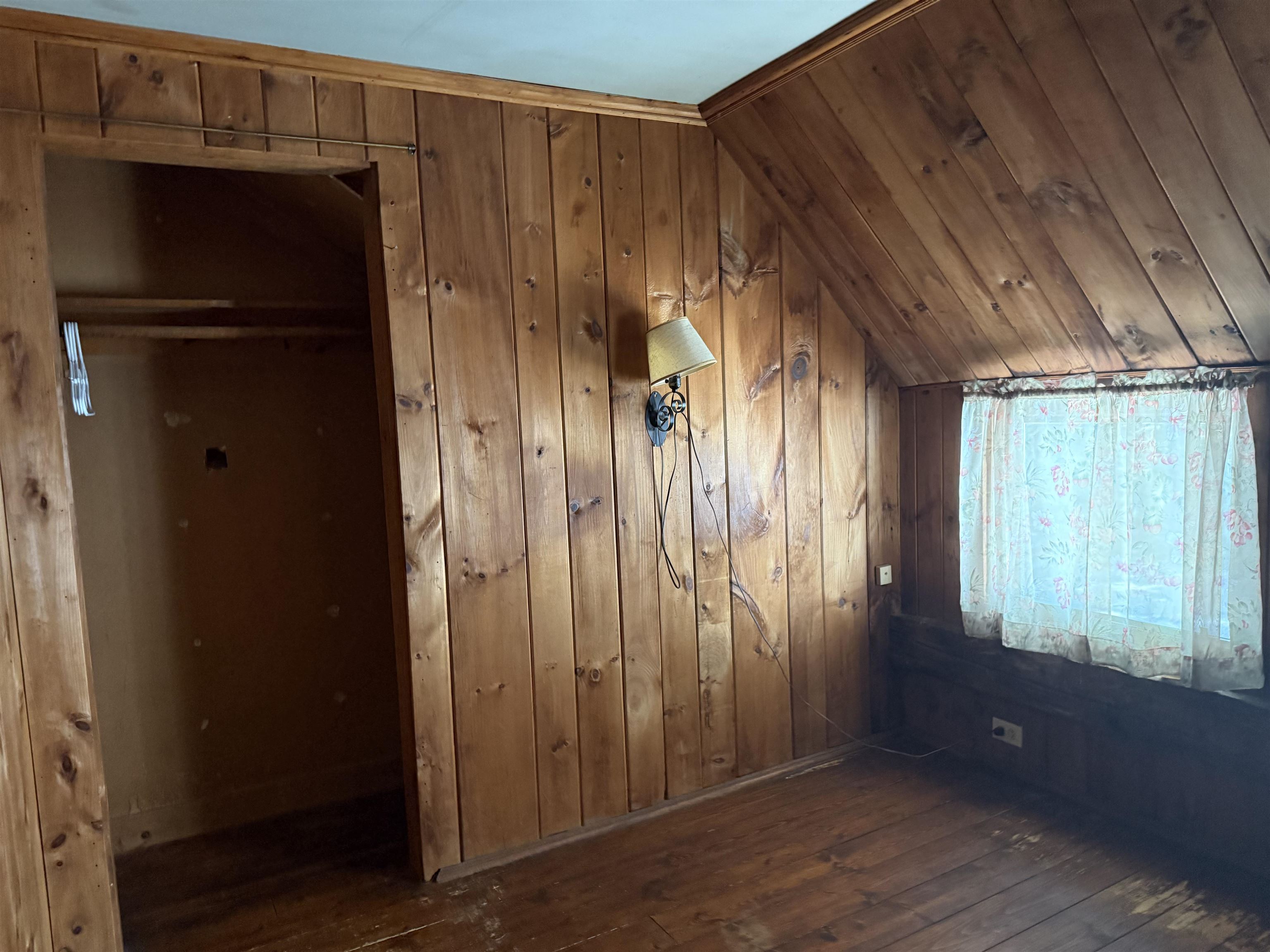 572 S Main St, Wolfeboro, NH 03894