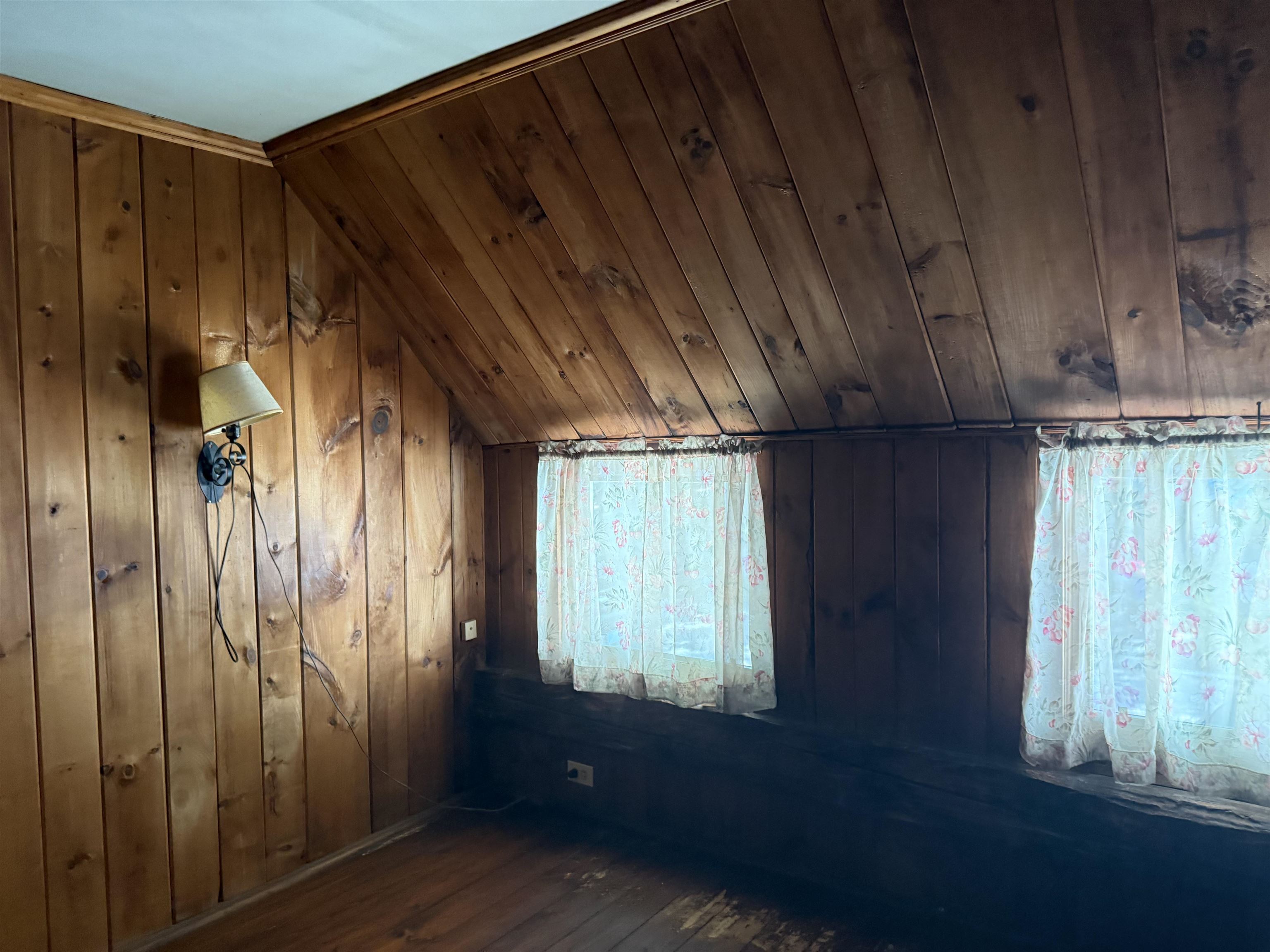 572 S Main St, Wolfeboro, NH 03894