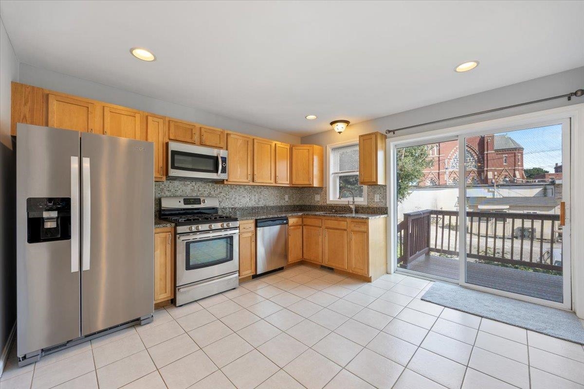 image of 122 Locust St #4, Haverhill, MA 01830 | MLS# 5106154