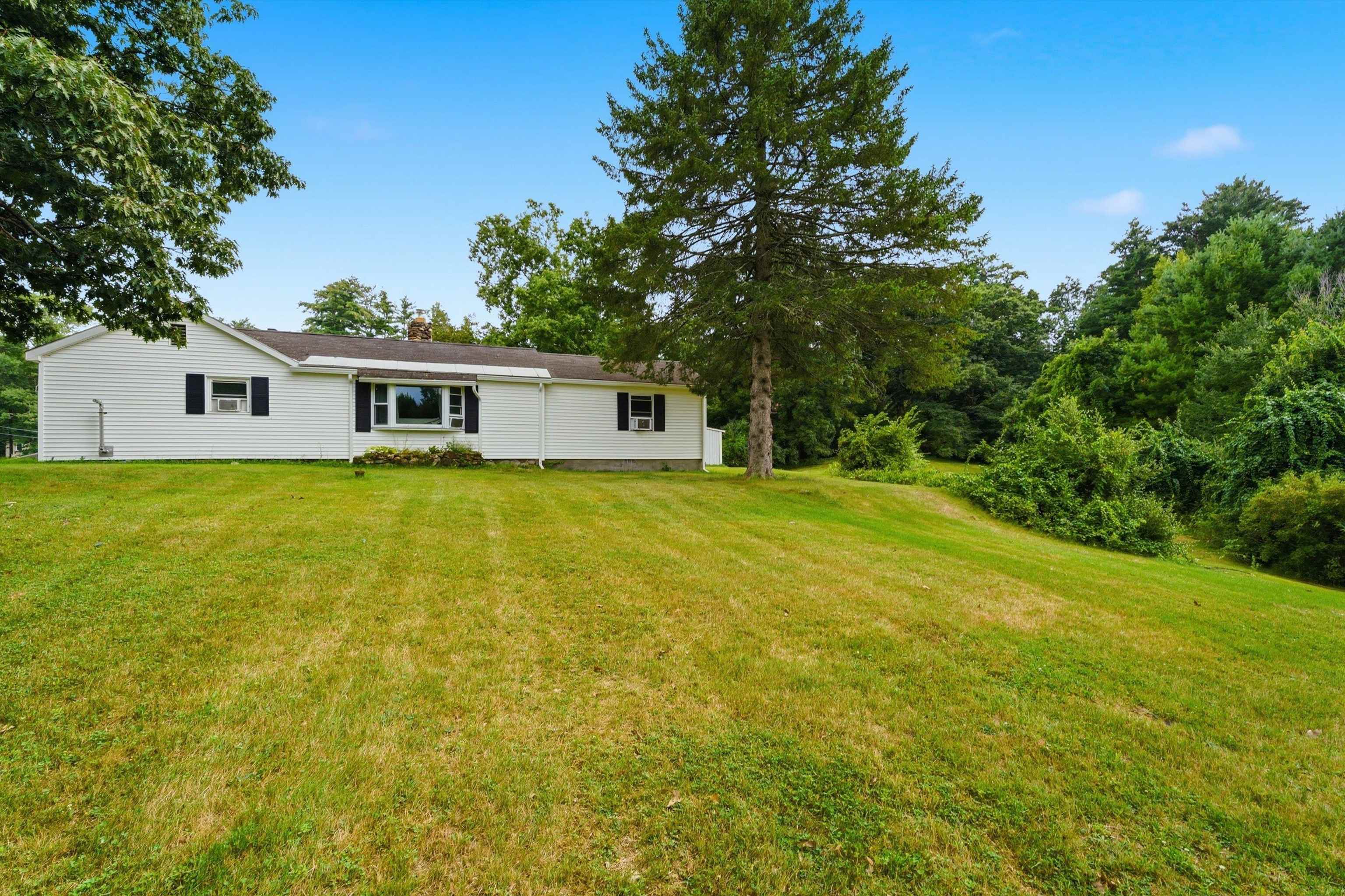 Photo 2 of Single family home for sale at 33 Beacon Hill Rd, Derry, NH 03038 | MLS# 5106156 | Listing updated on 2026-10-05