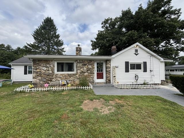 Photo 3 of Single family home for sale at 33 Beacon Hill Rd, Derry, NH 03038 | MLS# 5106156 | Listing updated on 2026-10-05
