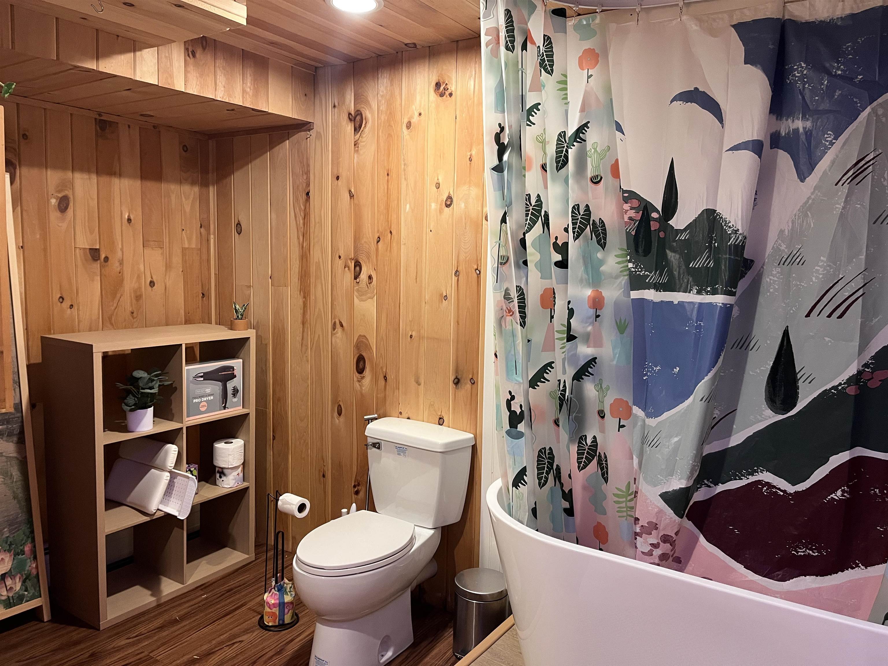 Full bath in the basement