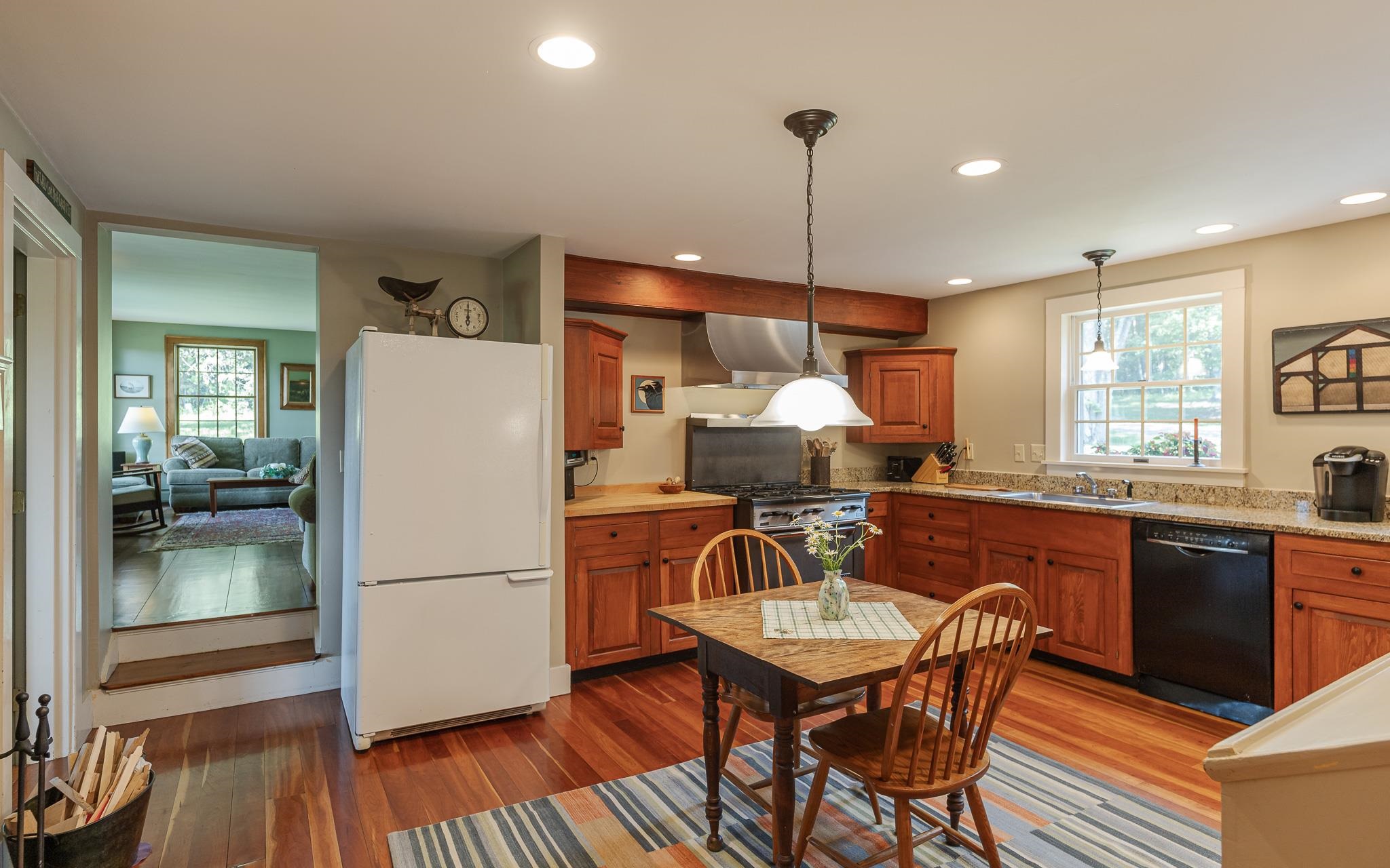 509 Elm St, Claremont, NH 03743