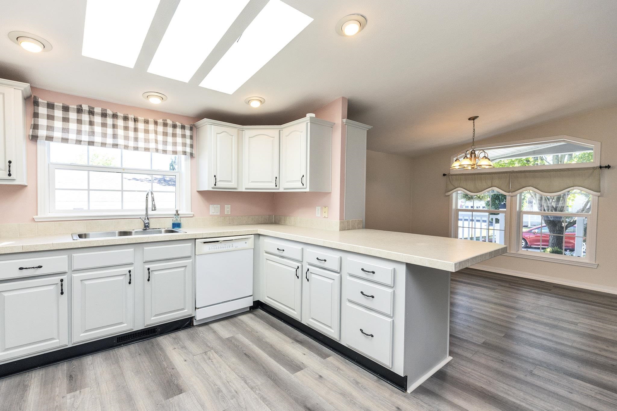 24 Stagecoach Way, Manchester, NH 03104