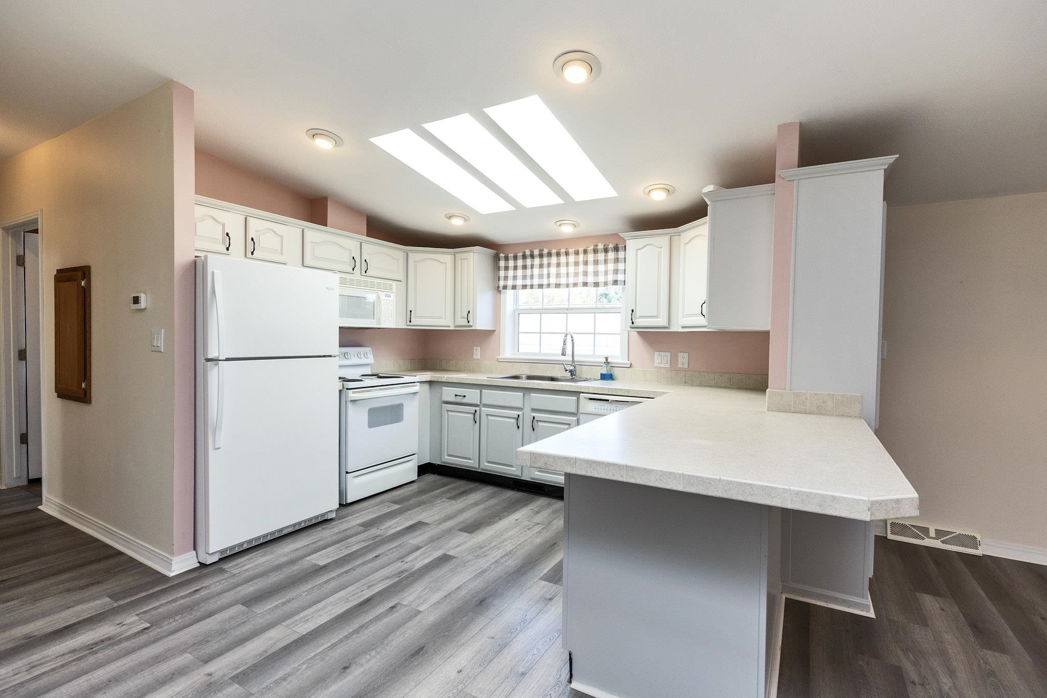 24 Stagecoach Way, Manchester, NH 03104
