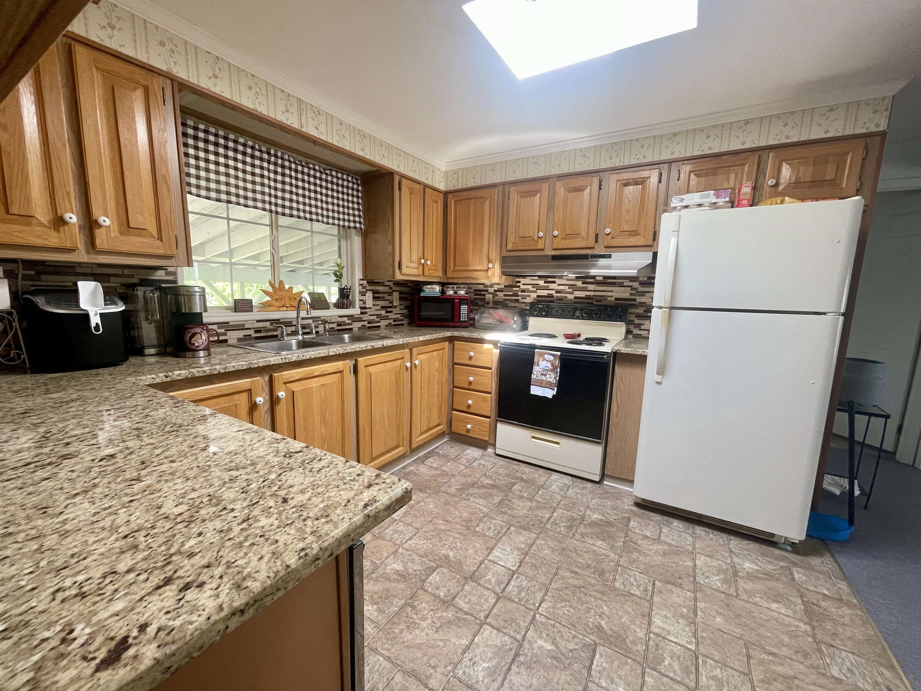 207 Donald Dr, Goffstown, NH 03045