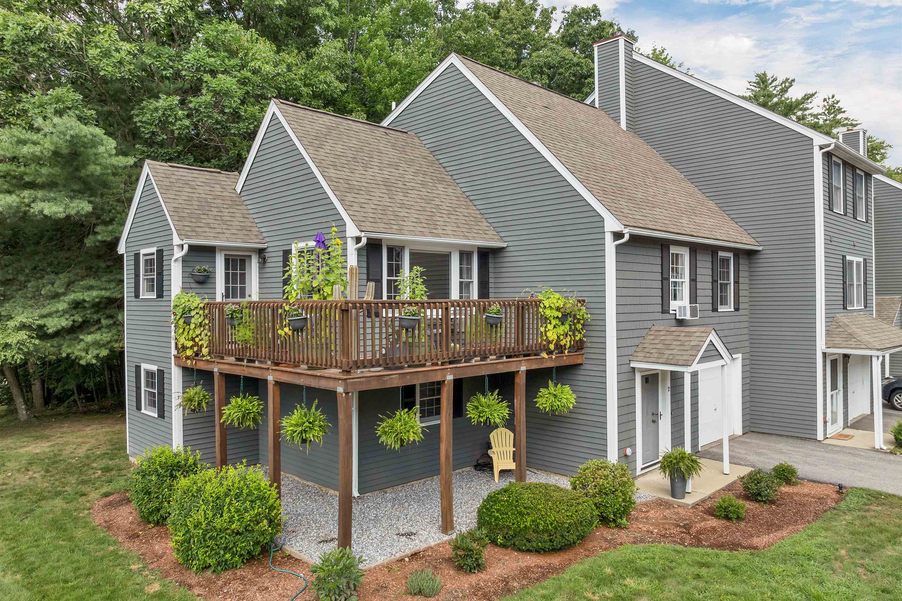 2 Rocky Ledge Rd, Merrimack, NH 03054