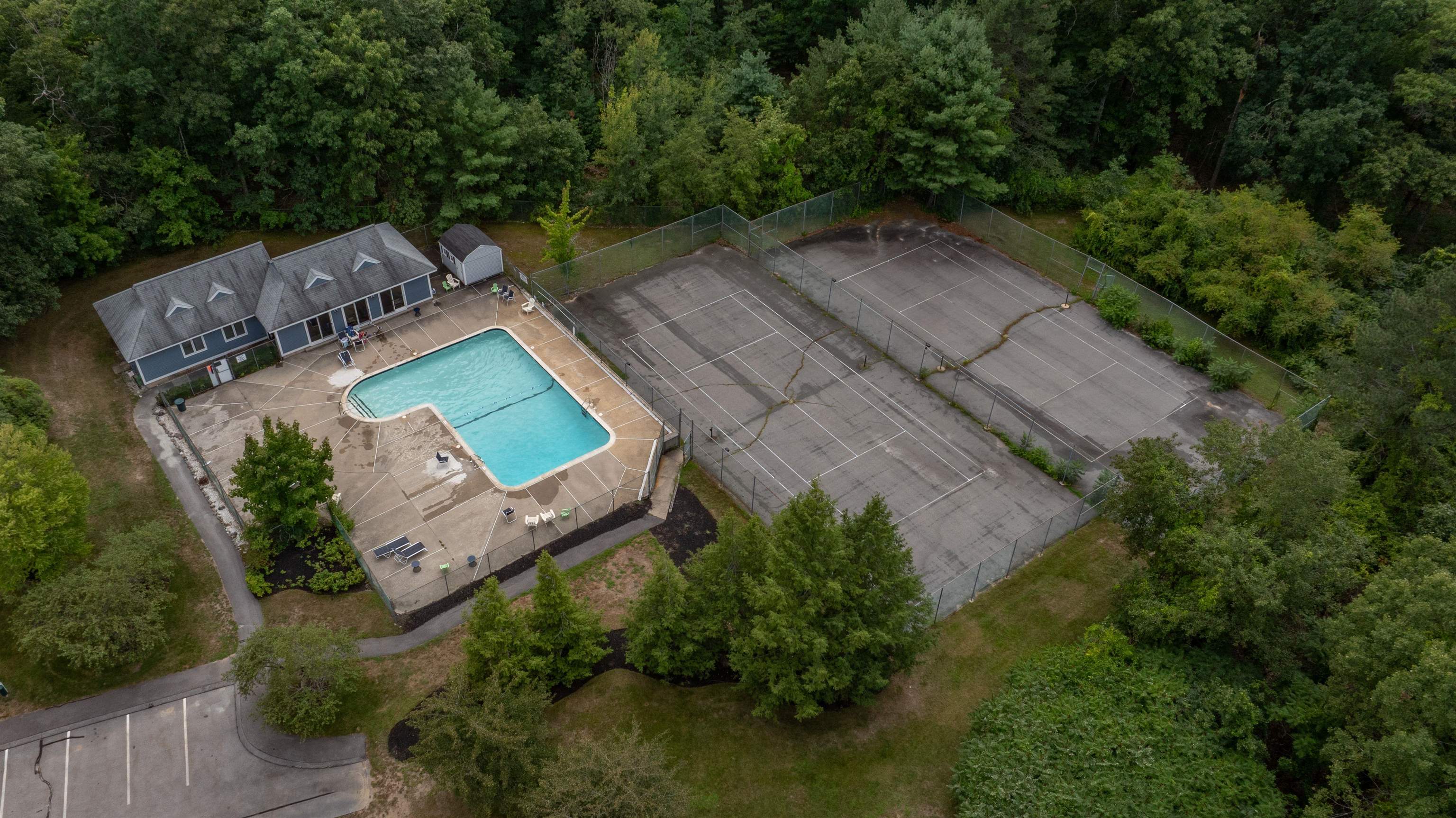 66 Merrimack Dr, Merrimack, NH 03054