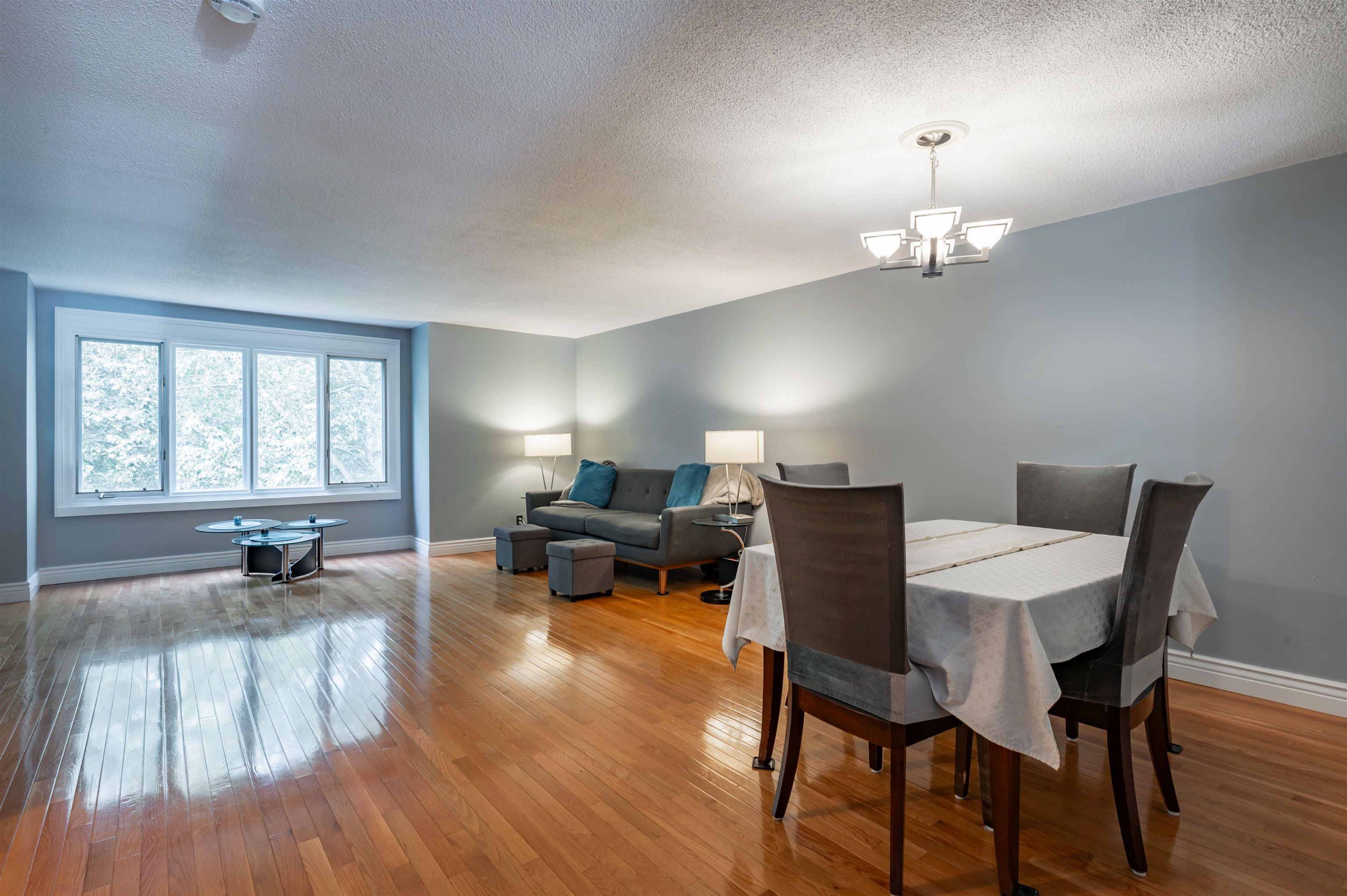 66 Merrimack Dr, Merrimack, NH 03054