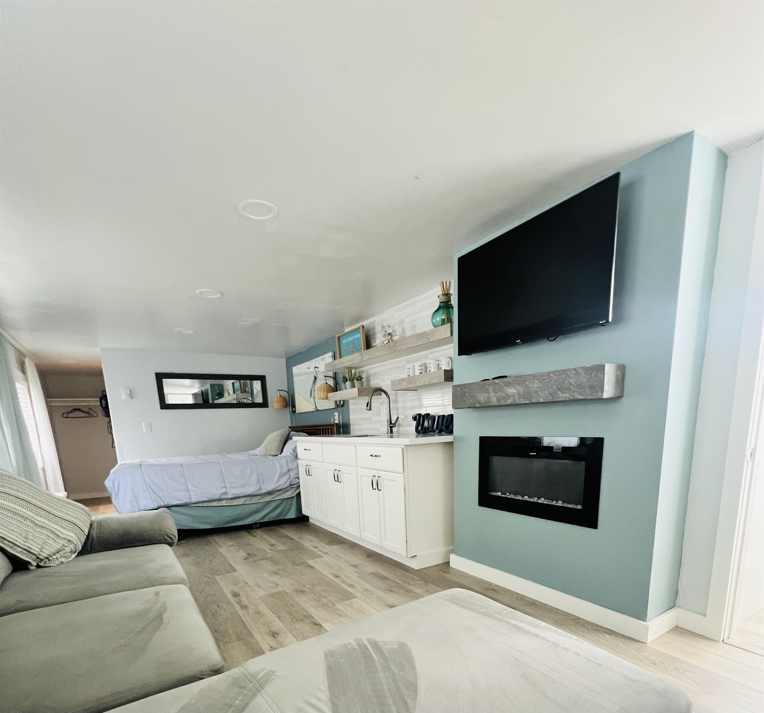 24 Wall St, Hampton, NH 03842