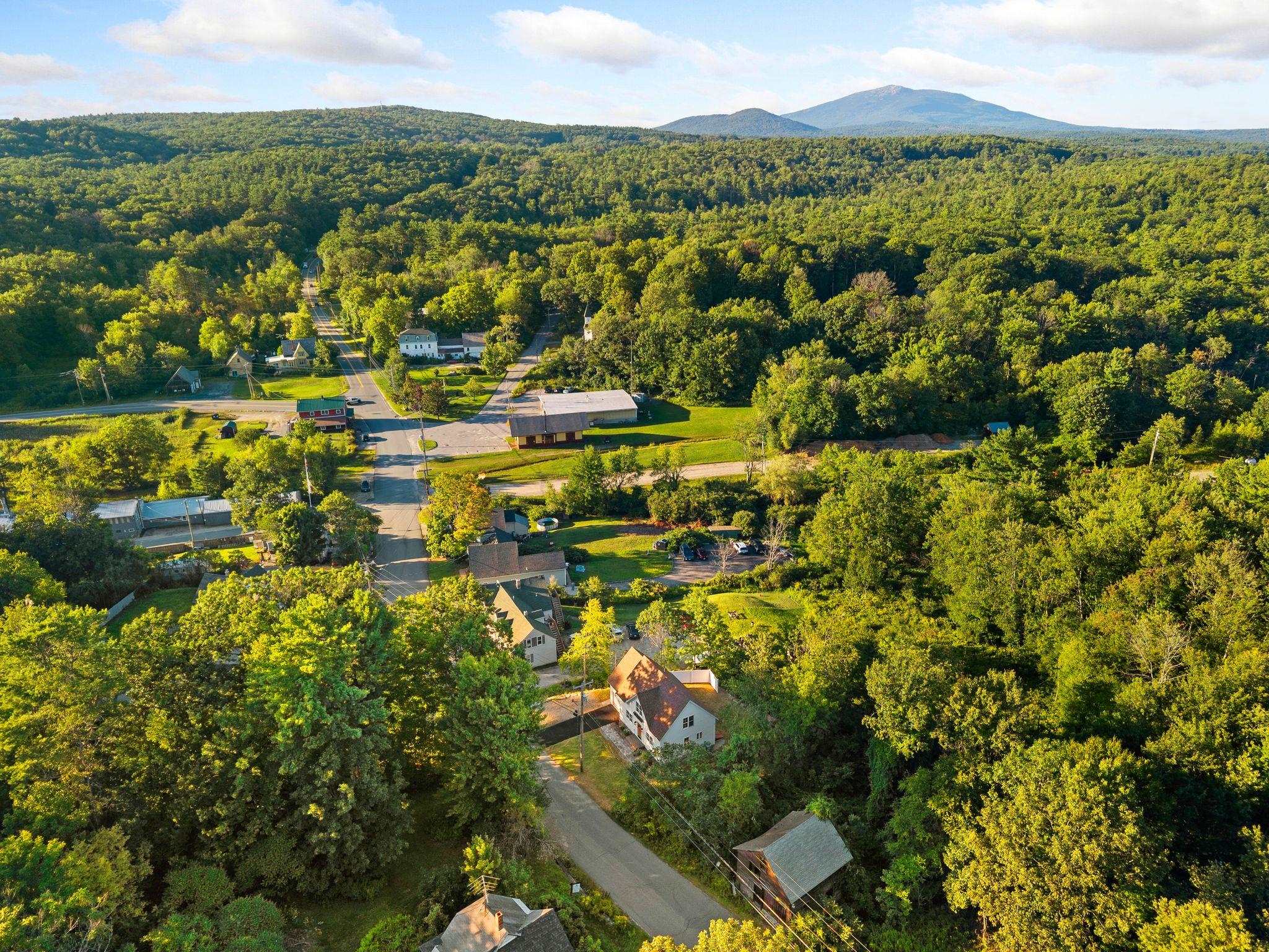 27 East Lake Rd, Fitzwilliam, NH 03447