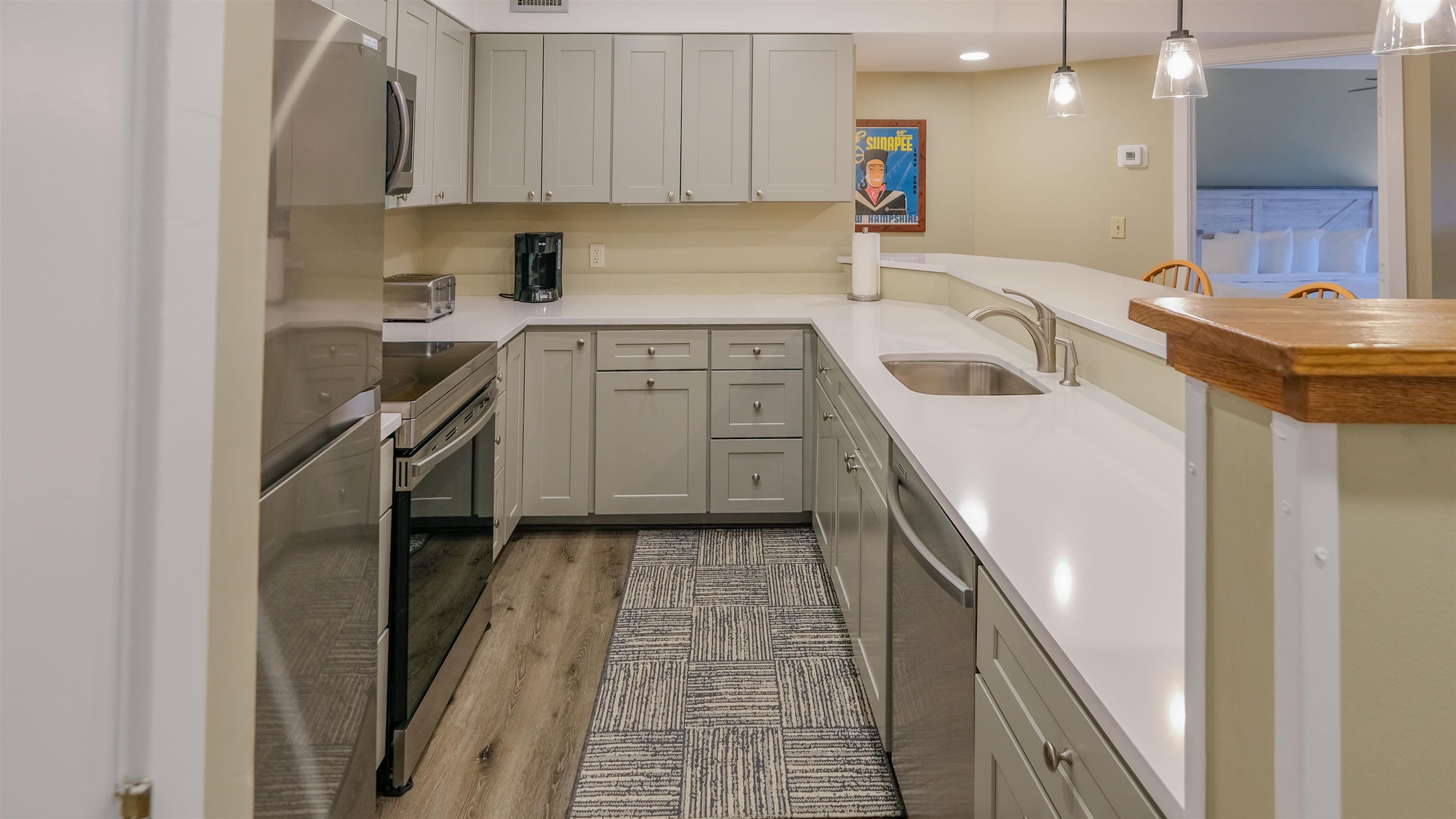 Full kitchen