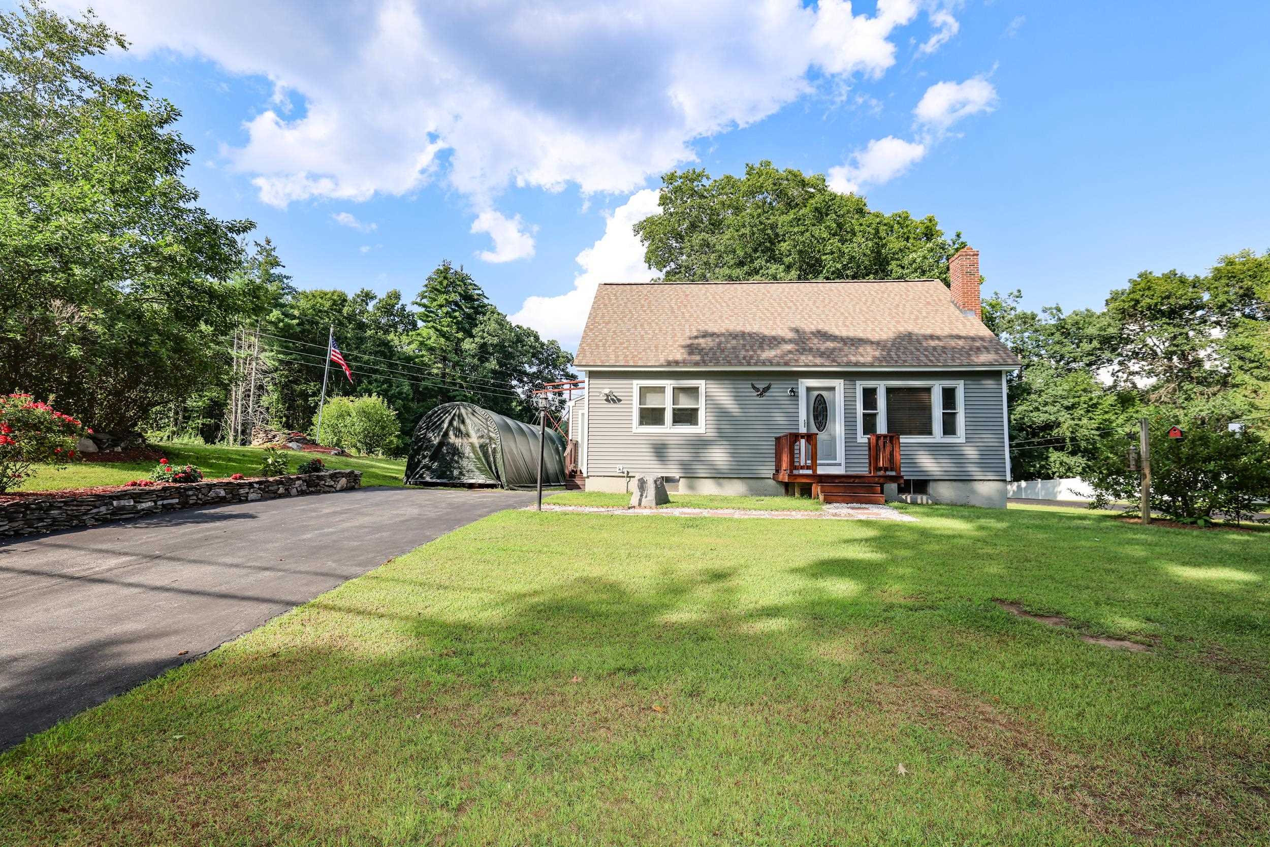 2nd image of 5 York Rd, Hudson, NH 03051 | MLS# 5106254