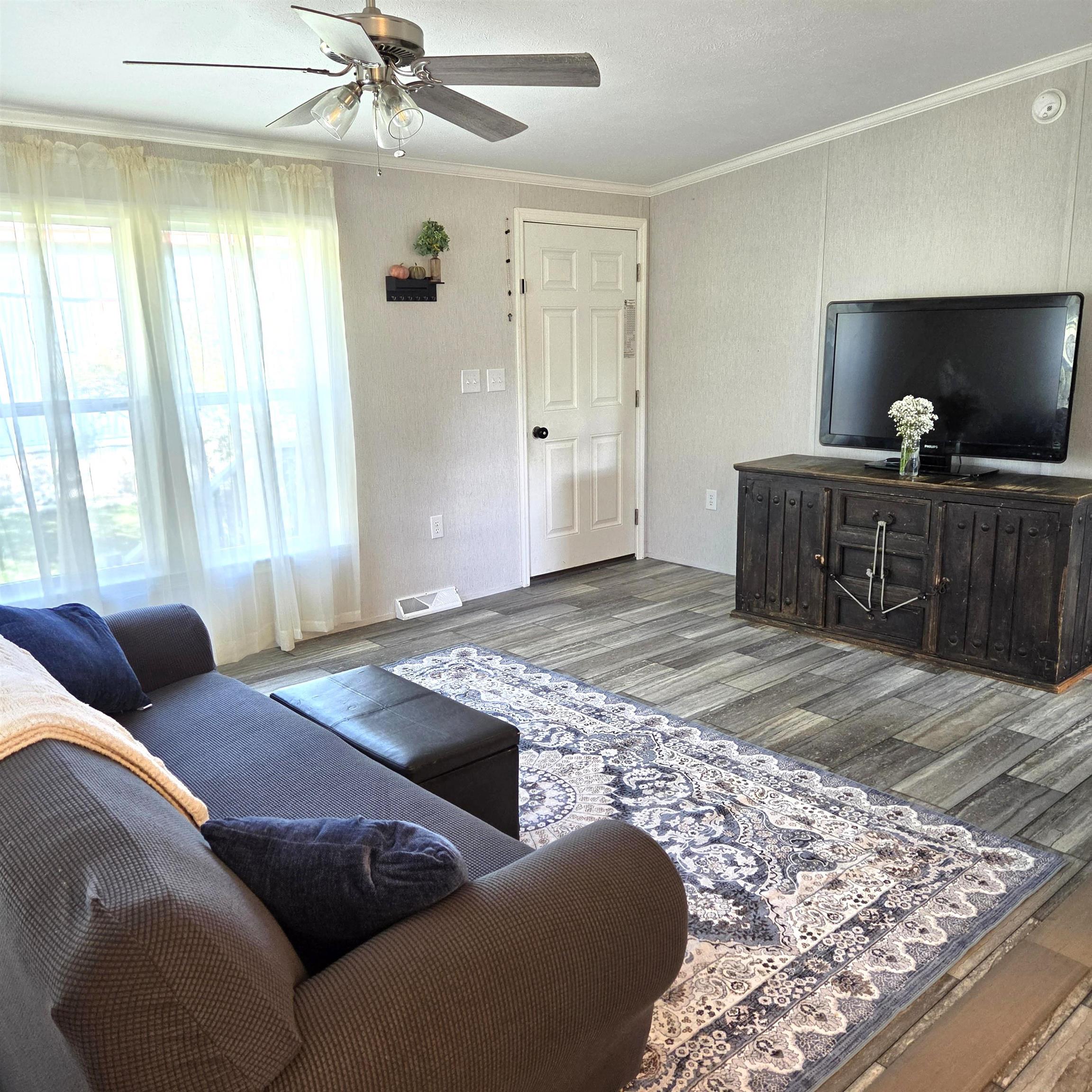 Photo 2 of Manufactured home for sale at 85 Coffin Rd #TRLR 17, Epping, NH 03042 | MLS# 5106259 | Listing updated on 2026-09-19