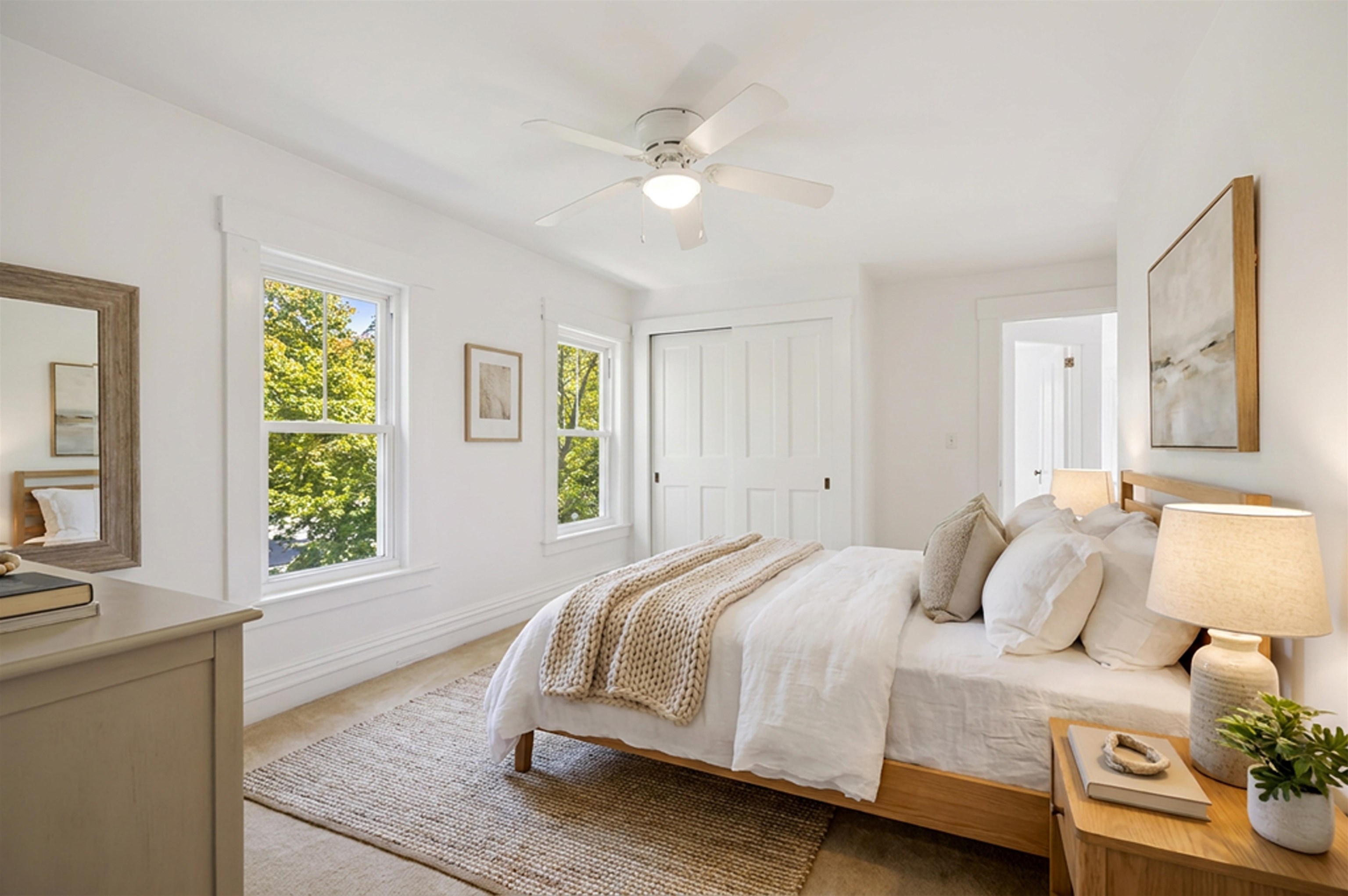 27 Seamans Rd, New London, NH 03257