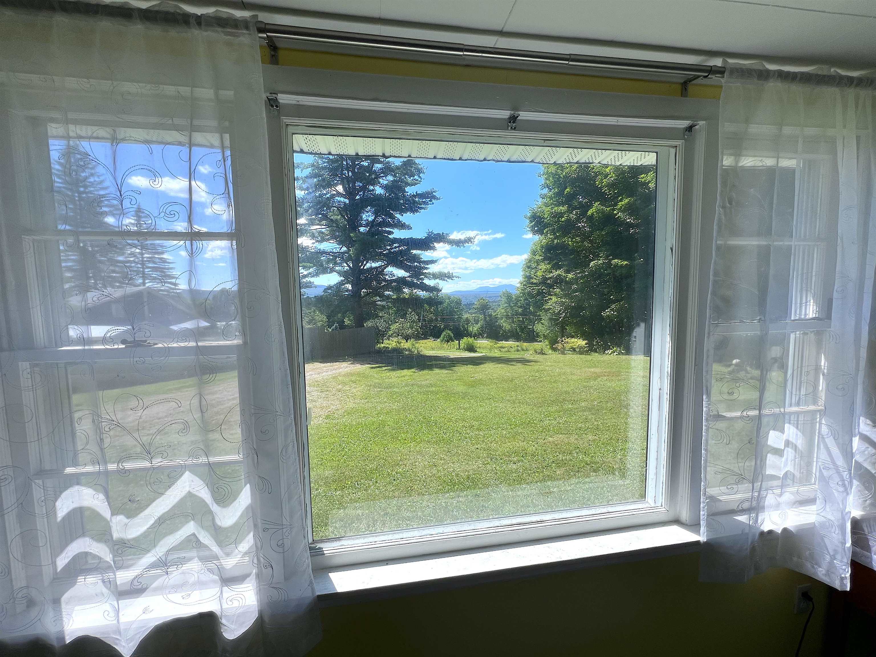 Bonus/Sunroom Window