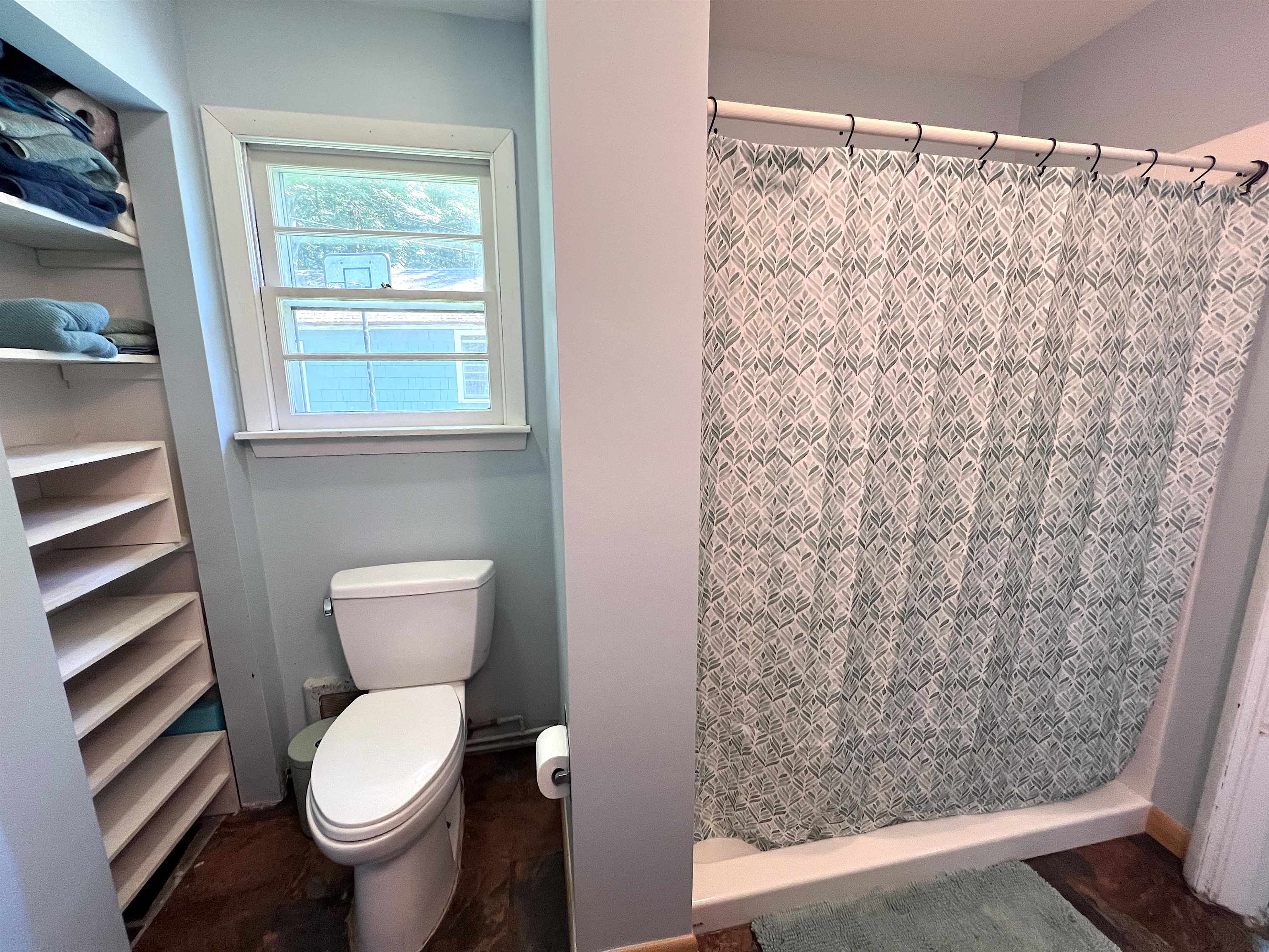 1st Floor Bathroom