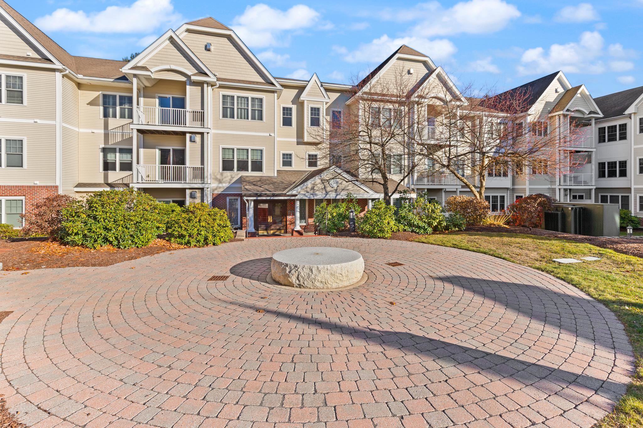 160 Daniel Webster Hw #315, Nashua, NH 03060